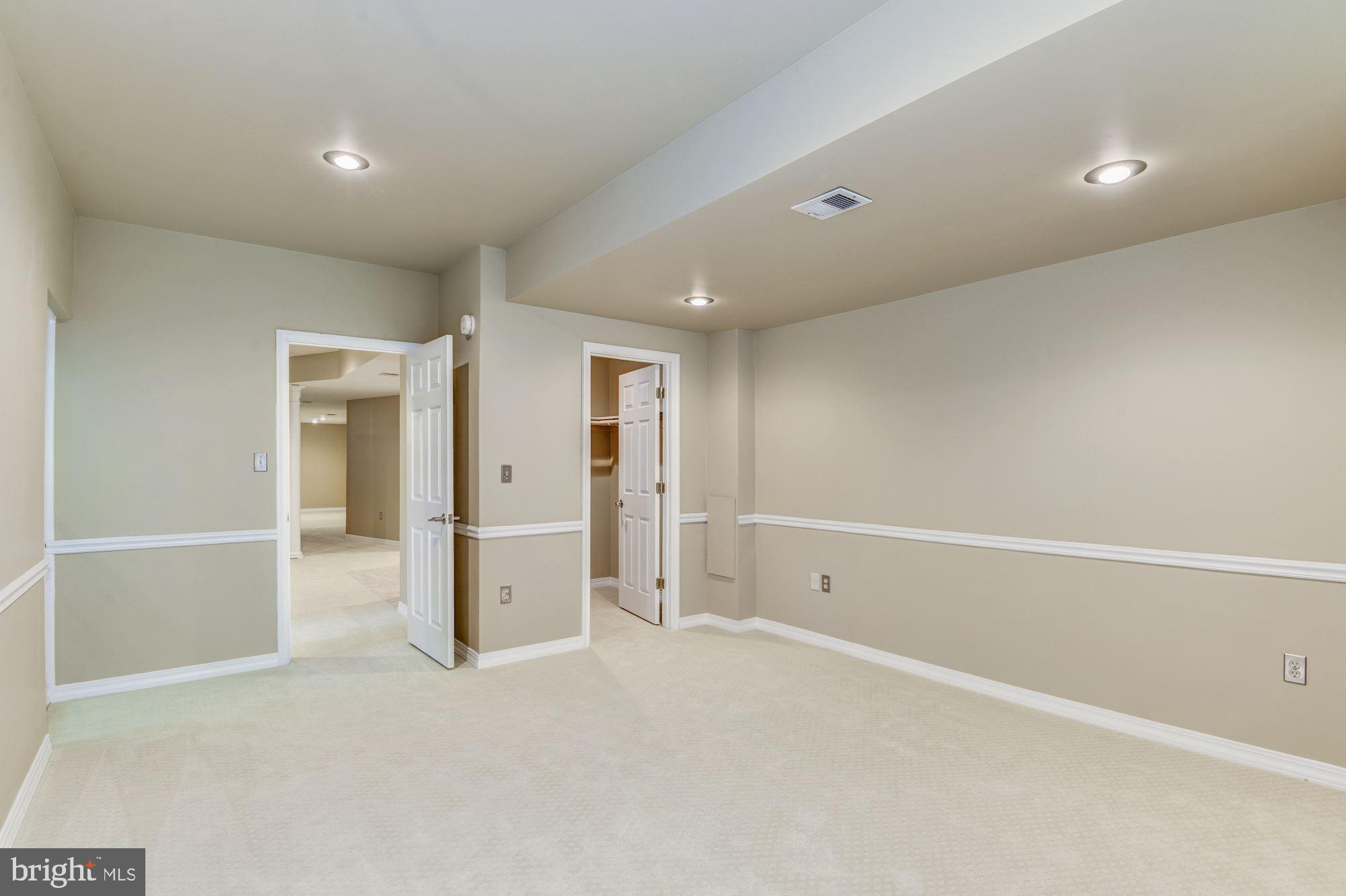 FRANKLIN MANOR - Residential Lease