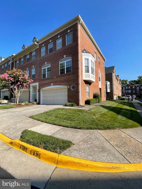 Photo of 20381 Fallsway Terrace, STERLING, VA 20165 (MLS # VALO2131218)