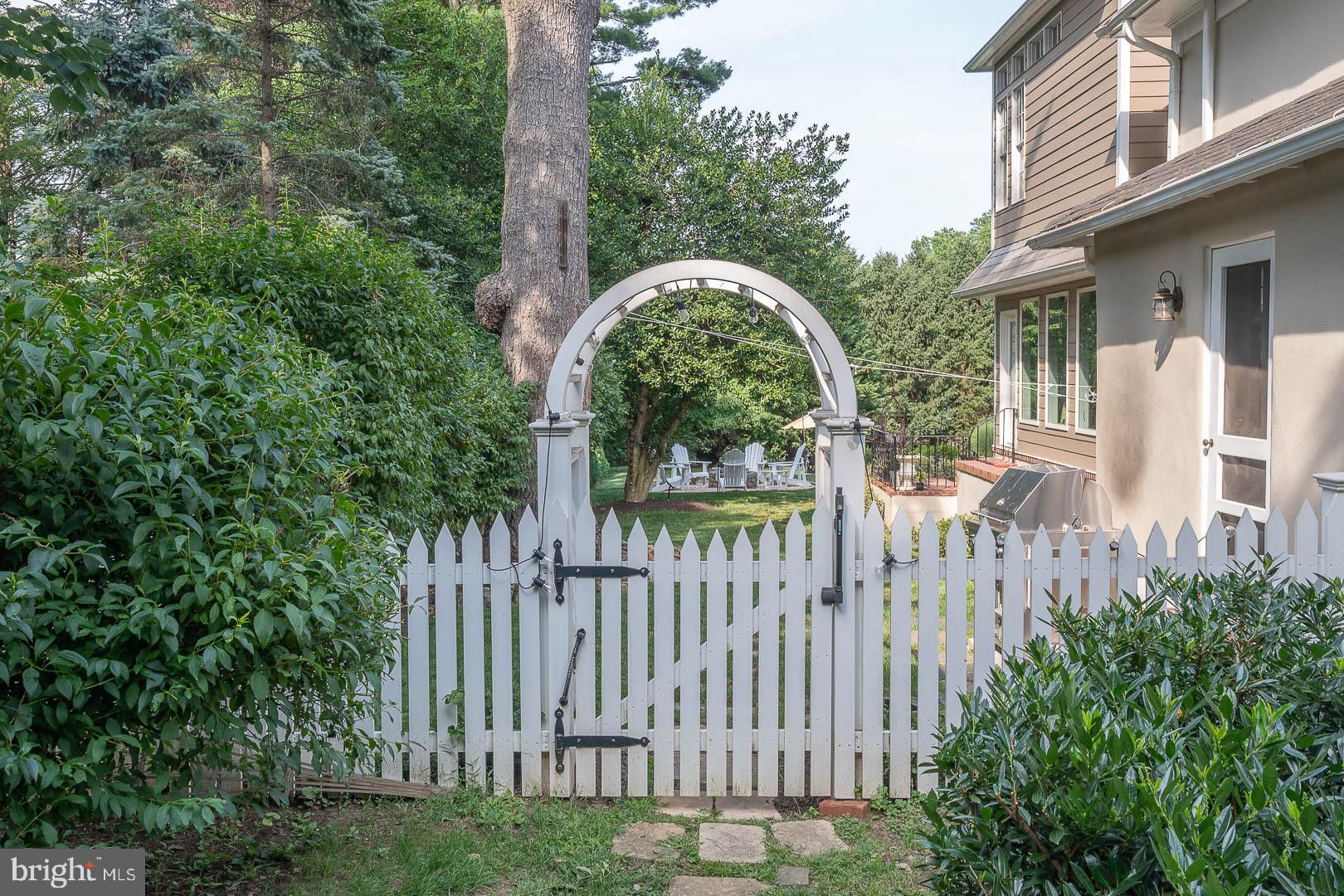 SOUTH WAYNE - Residential