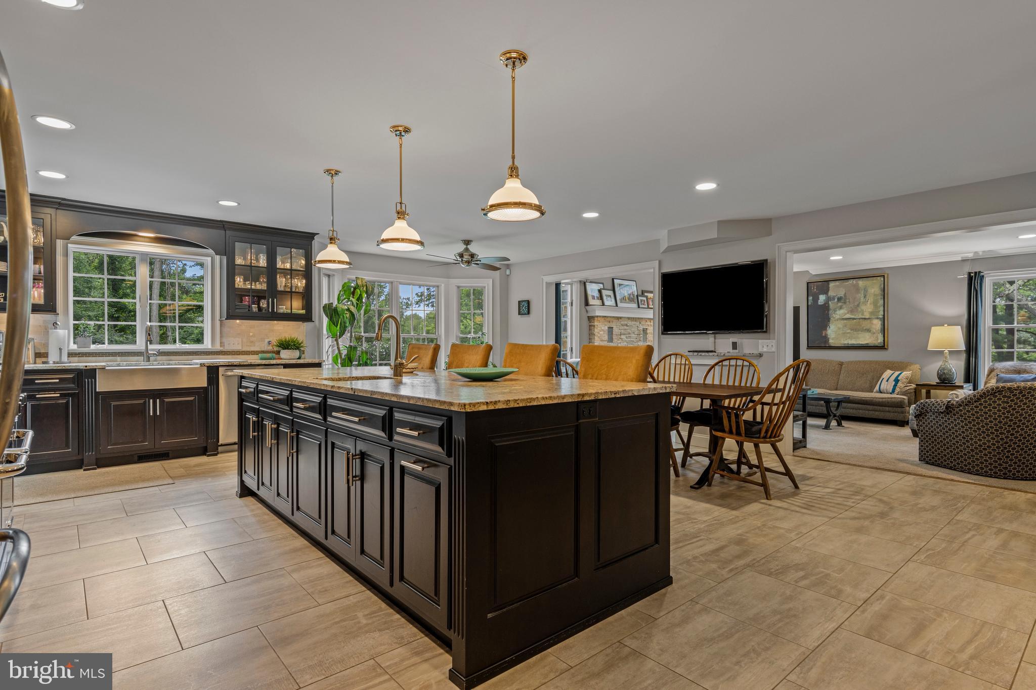 OKEHOCKING HILLS - Residential