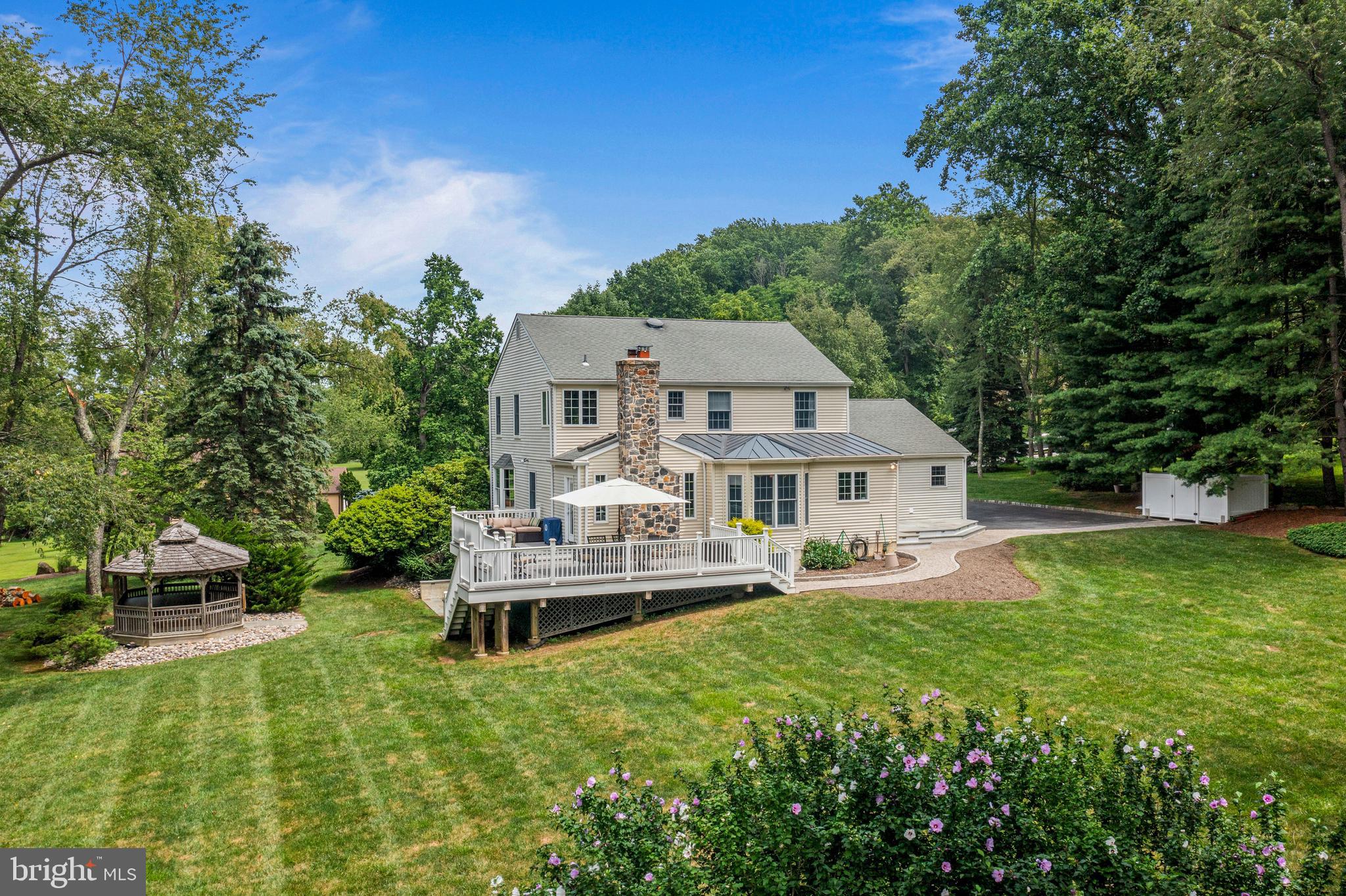 OKEHOCKING HILLS - Residential