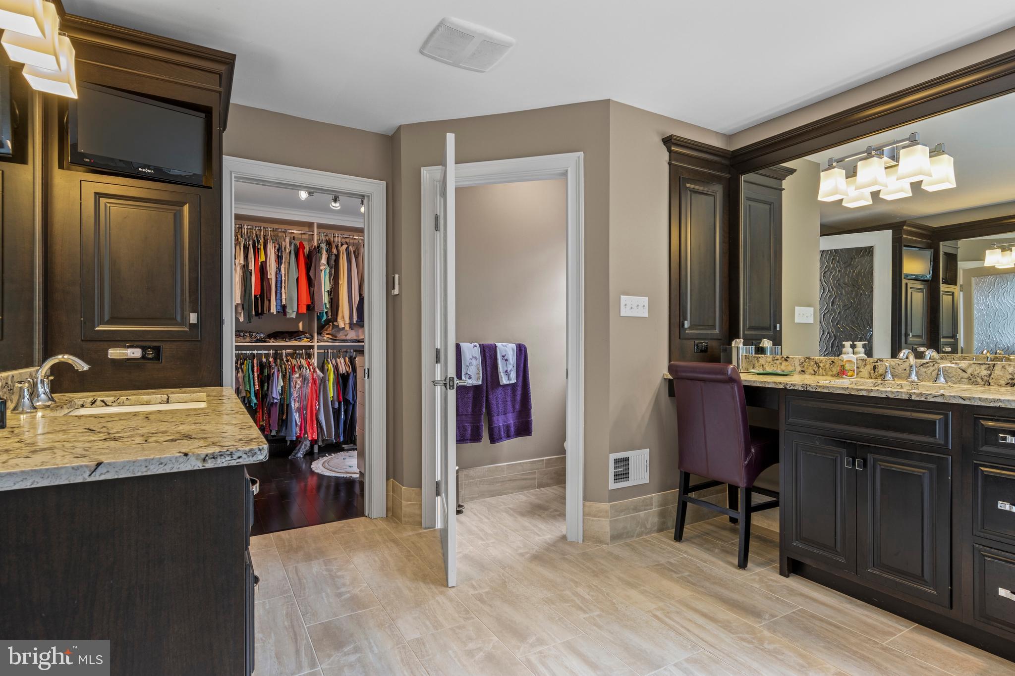 OKEHOCKING HILLS - Residential