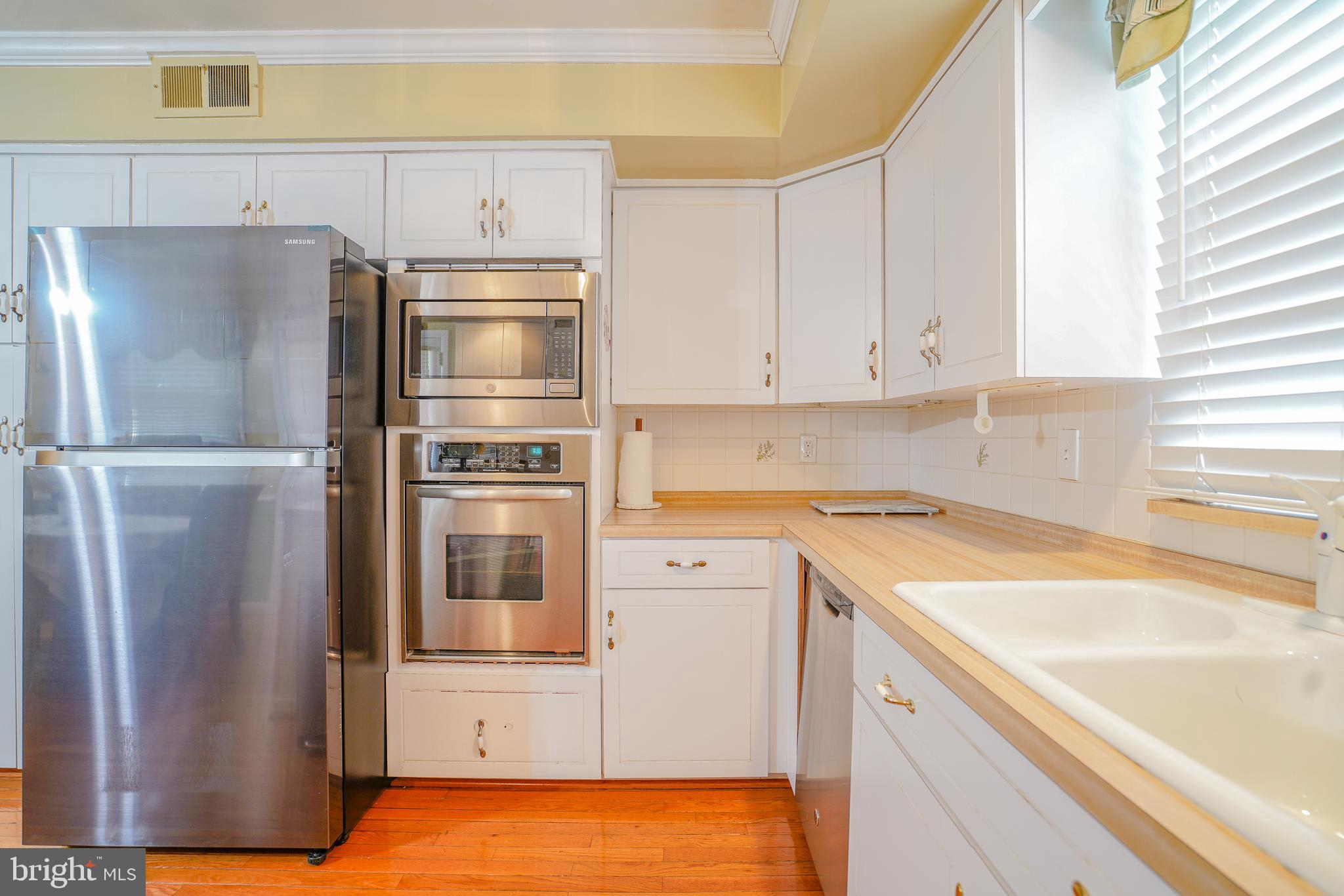 BARCLAY HILLS - Residential