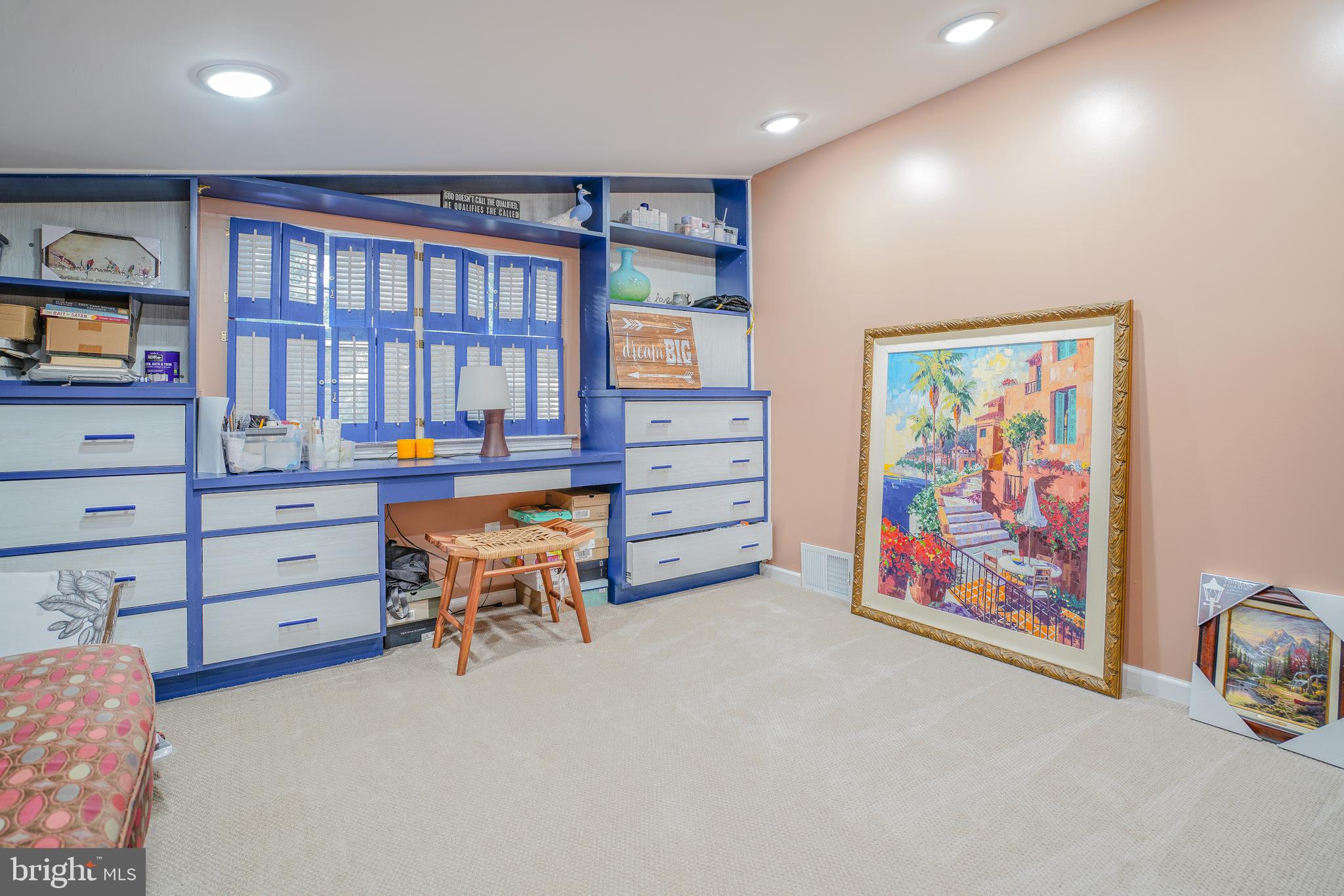 BARCLAY HILLS - Residential