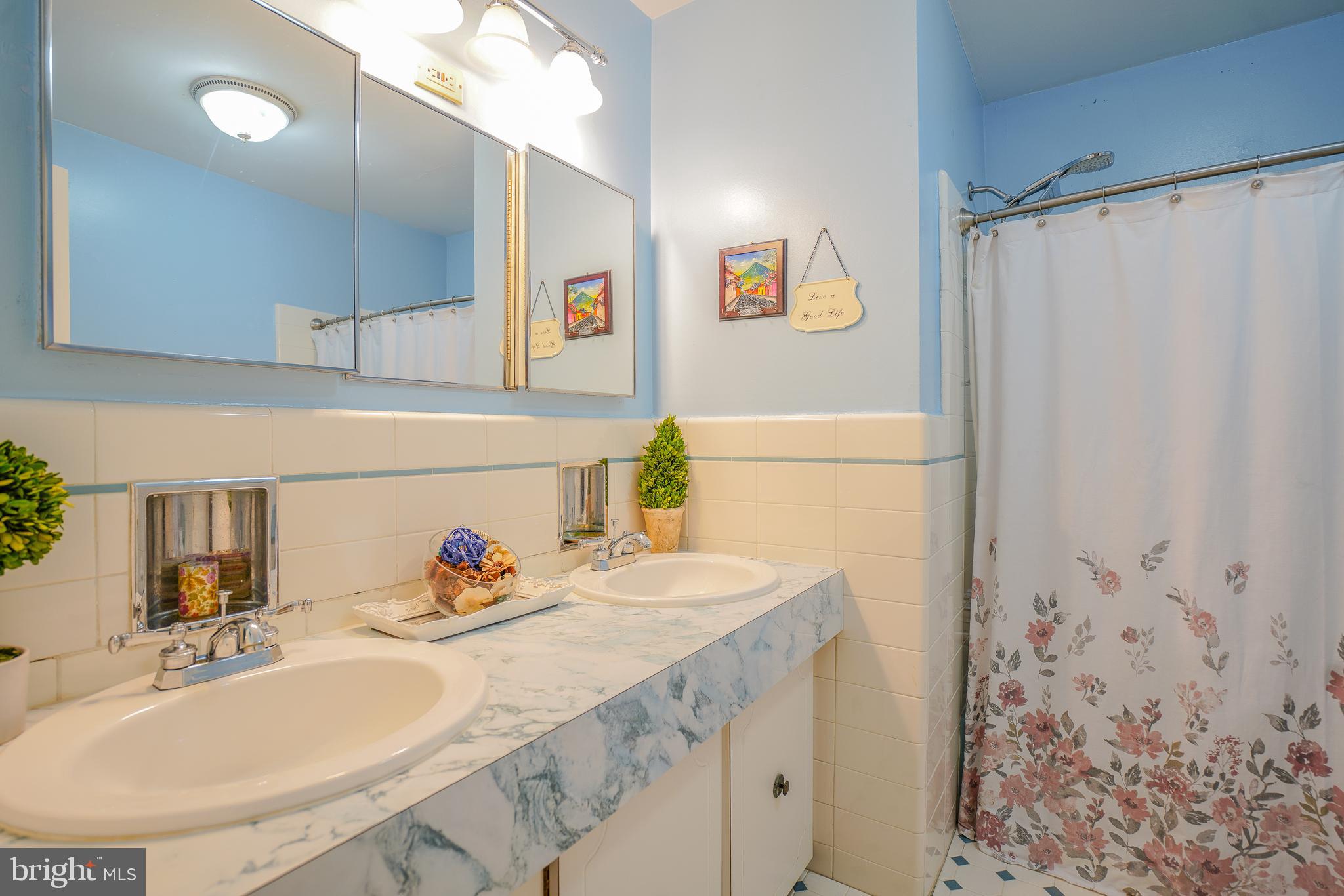 BARCLAY HILLS - Residential