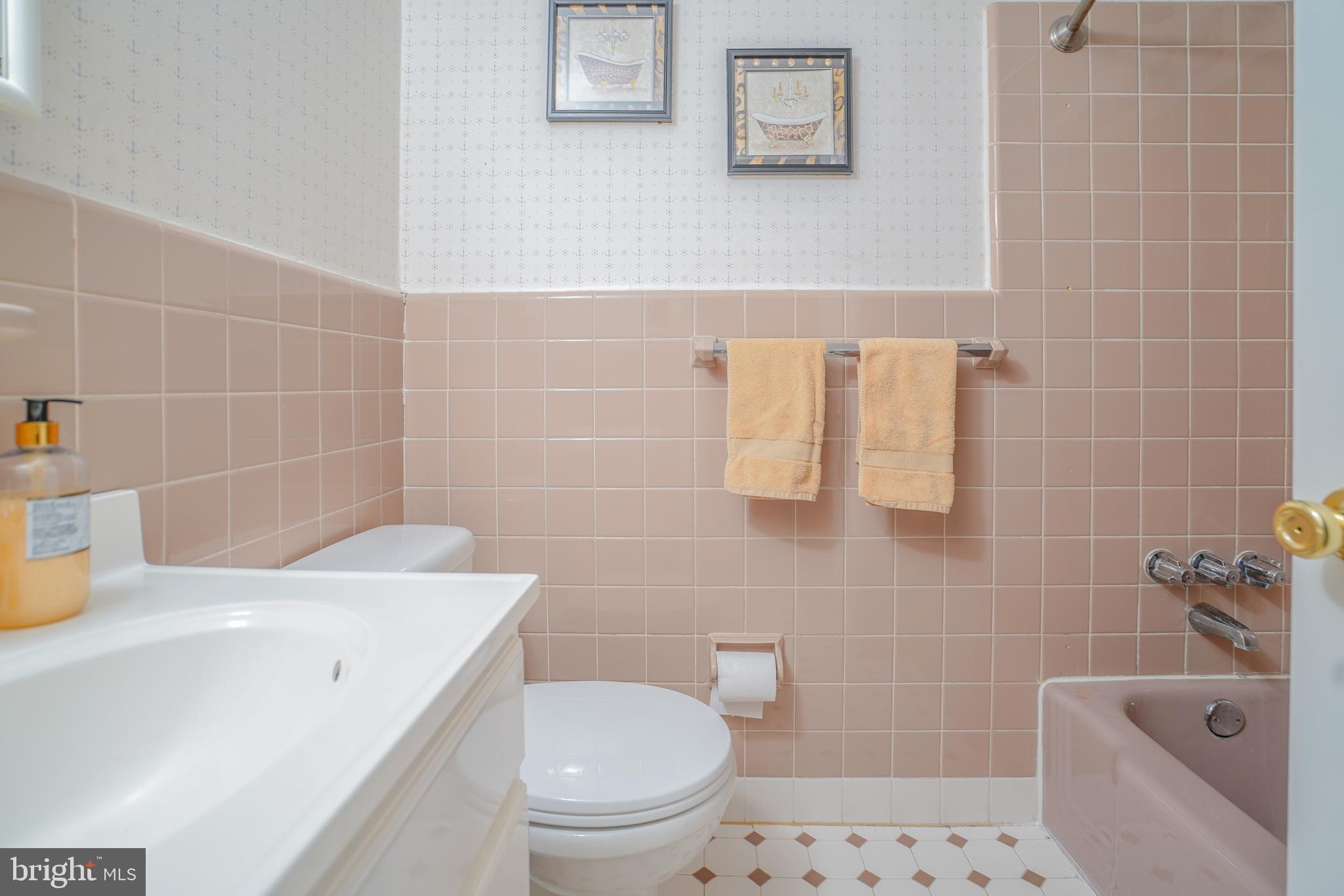 BARCLAY HILLS - Residential