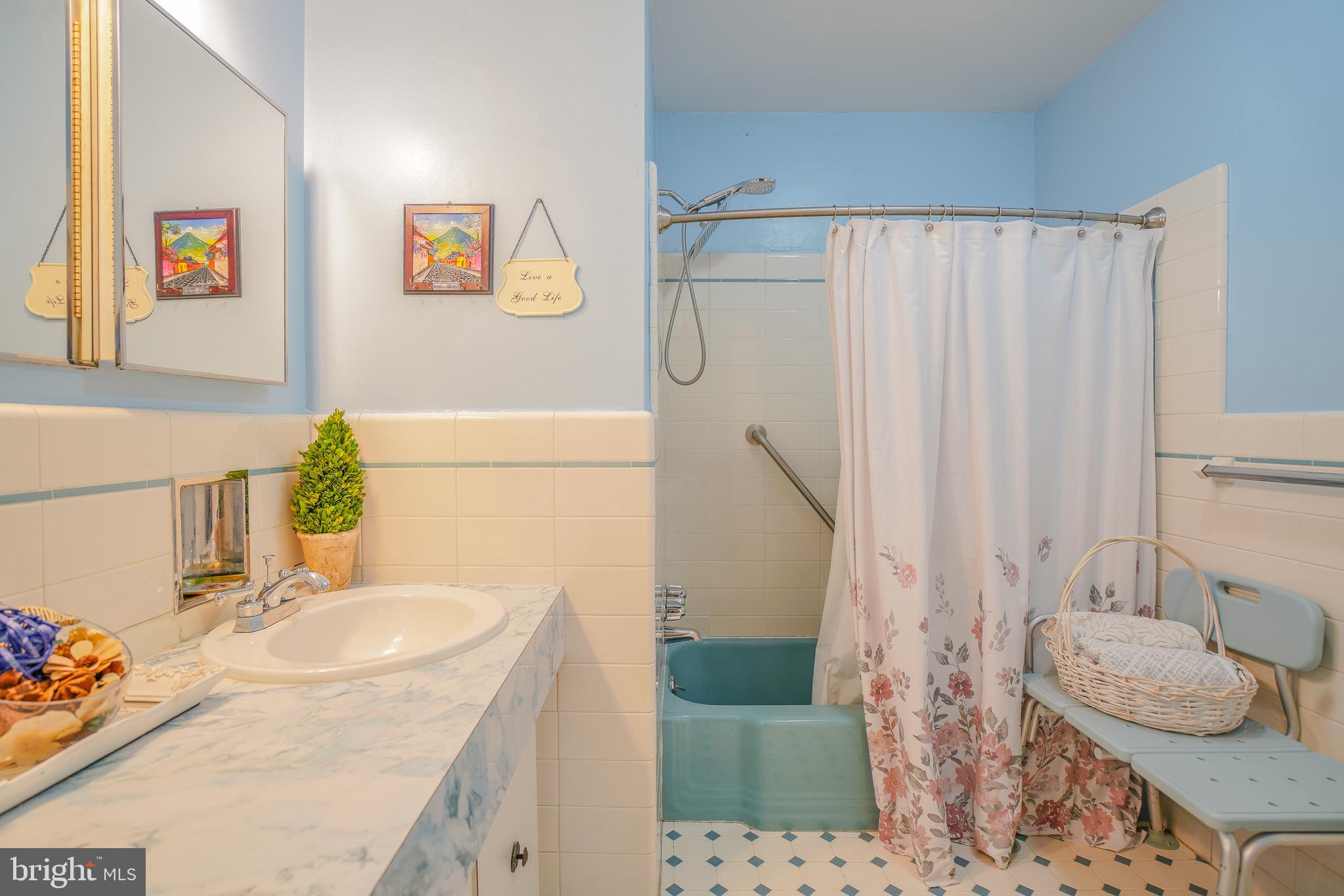 BARCLAY HILLS - Residential