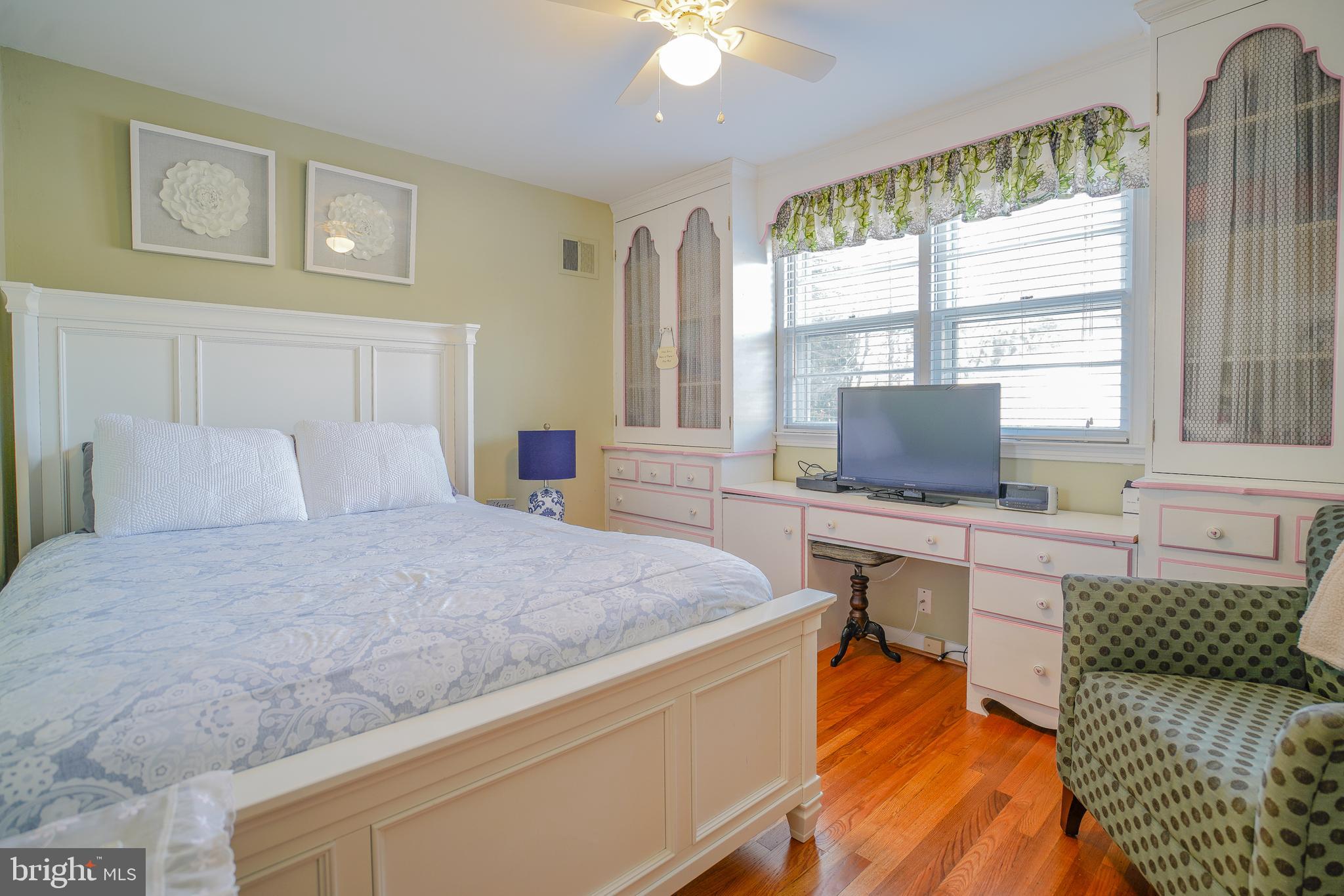 BARCLAY HILLS - Residential