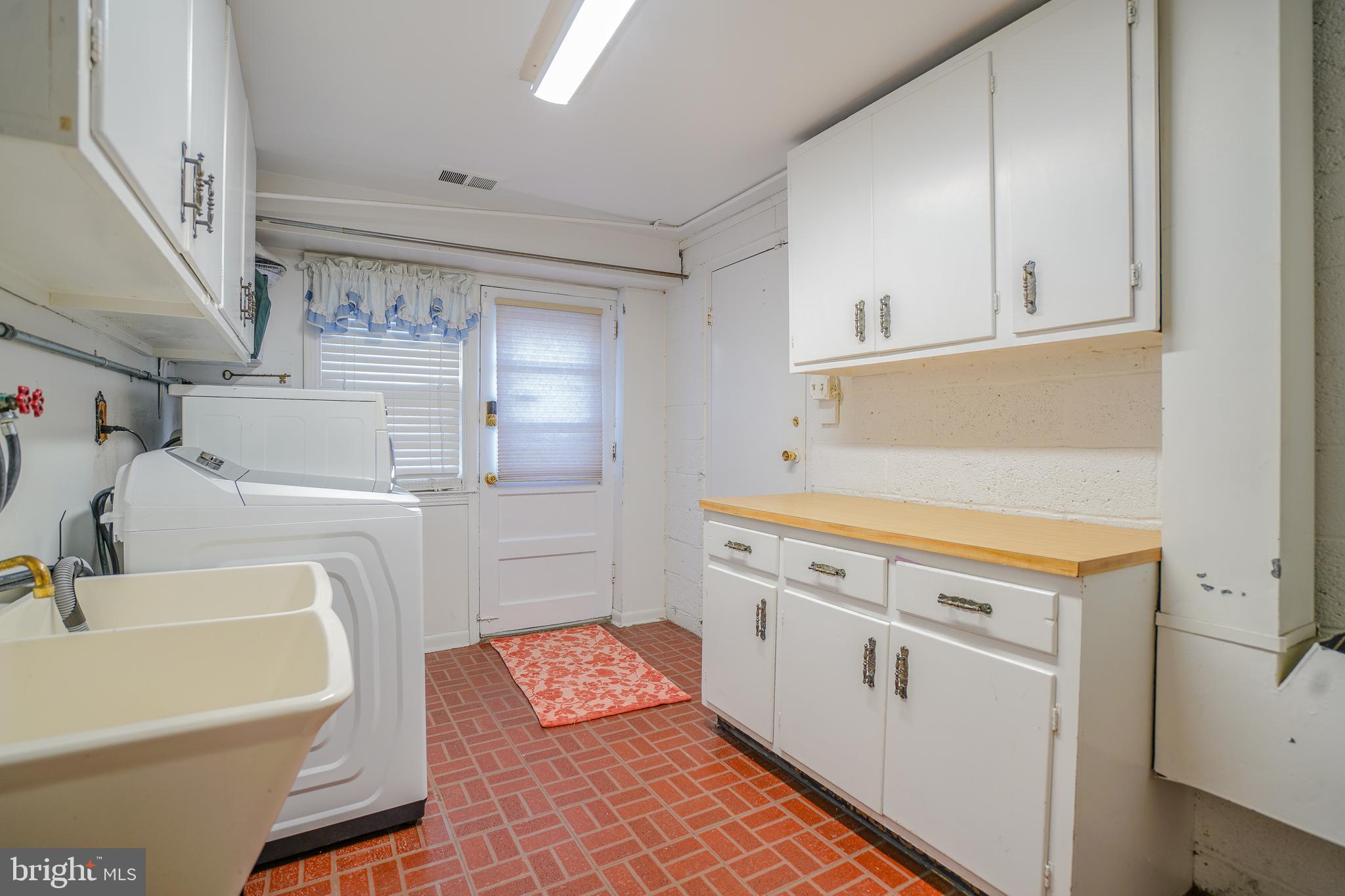 BARCLAY HILLS - Residential