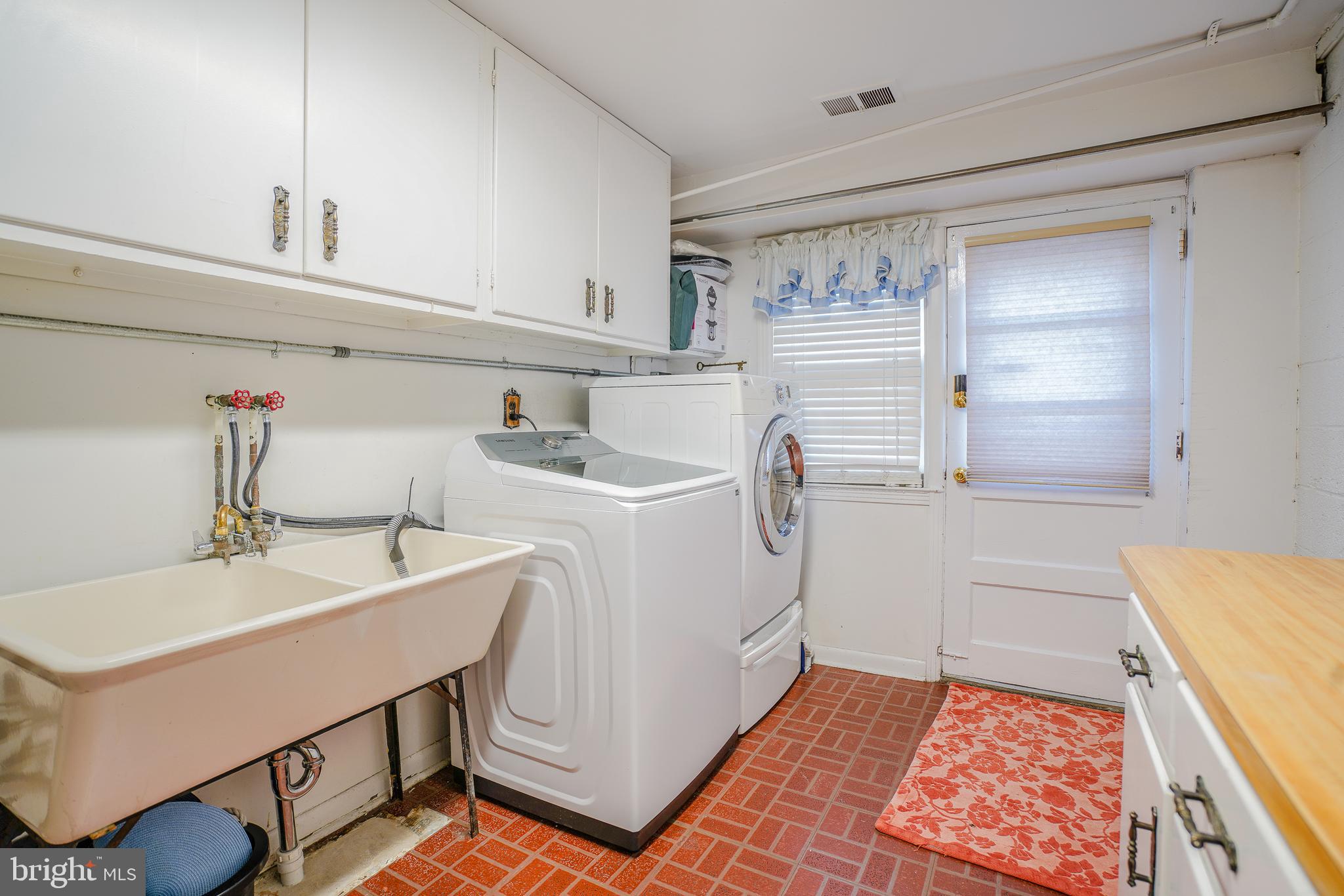 BARCLAY HILLS - Residential