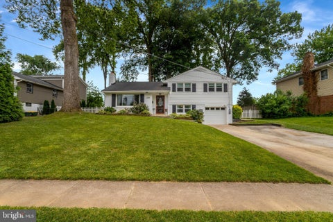 Photo of 7505 Hogarth Street, SPRINGFIELD, VA 22151 (MLS # VAFX2321580)