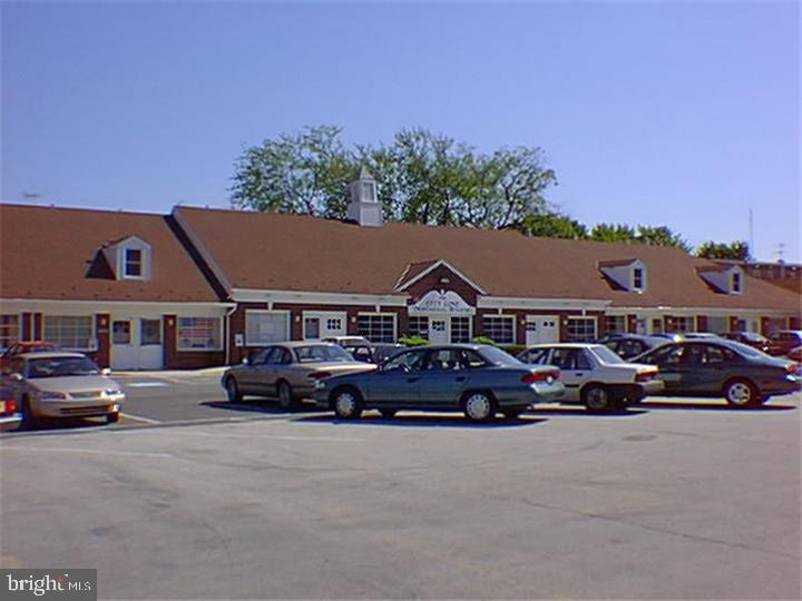 1,150 sf office on City Avenue in Overbrook Park. Consisting of large Waiting Area with Walk-In Closet, 3 Exam Rooms, Lab, Large private office, File Room, Lunch Room, 2 Powder Rooms. Desk, Chairs, File Cabinets and Printer will remain. First floor (no steps); ample free parking! 24 hour Access! Central Air Near Aldi's Supermarket, CVS, McDonalds, Wendy's, Dunkin Donuts. Public Transportation at corner.