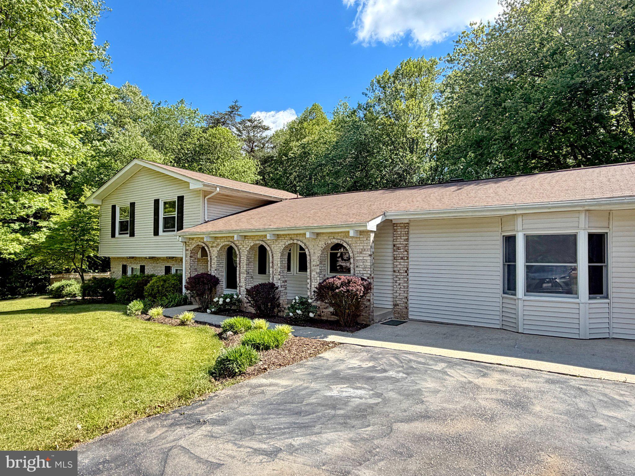 BRIAR RIDGE - Residential