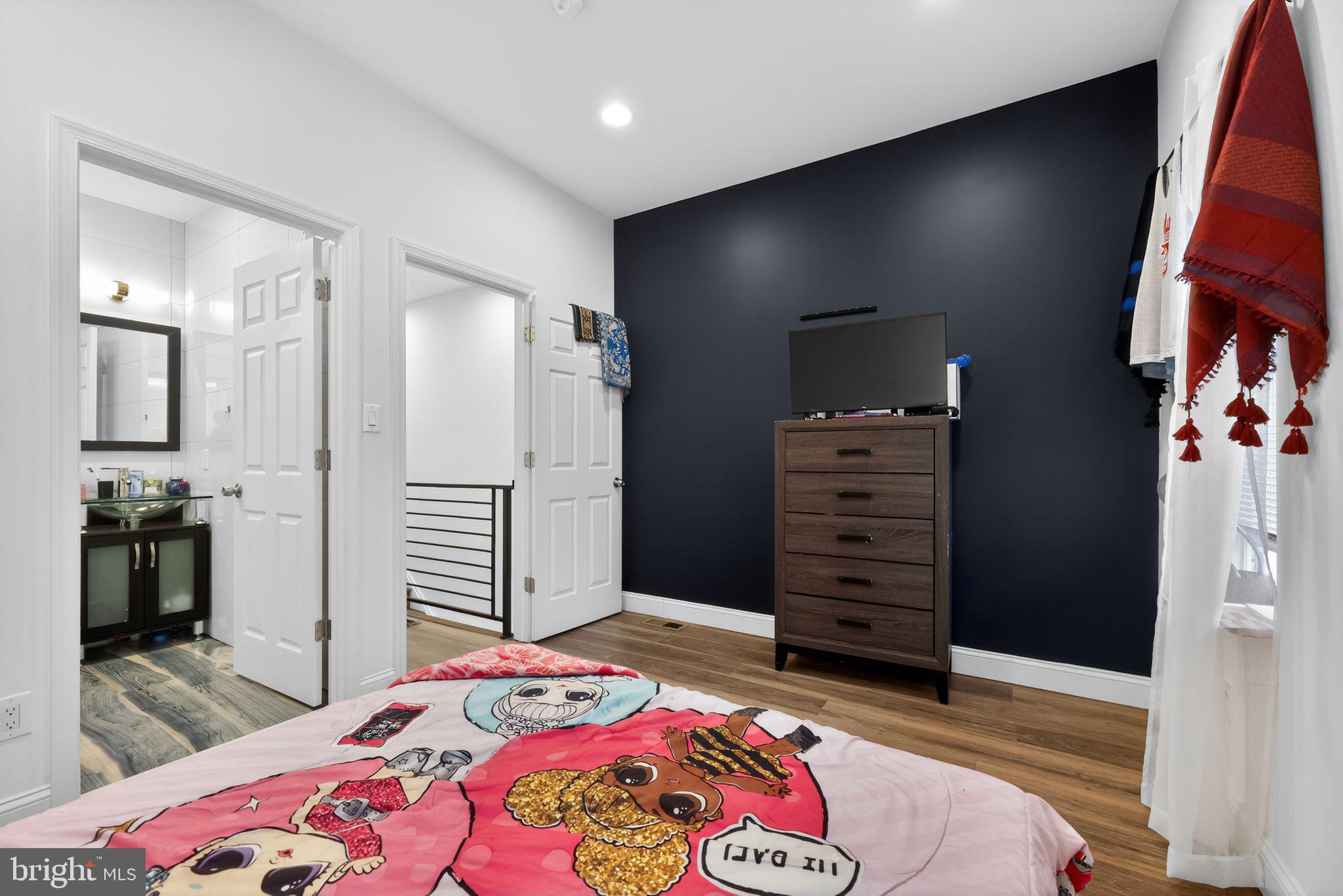 POINT BREEZE - Residential