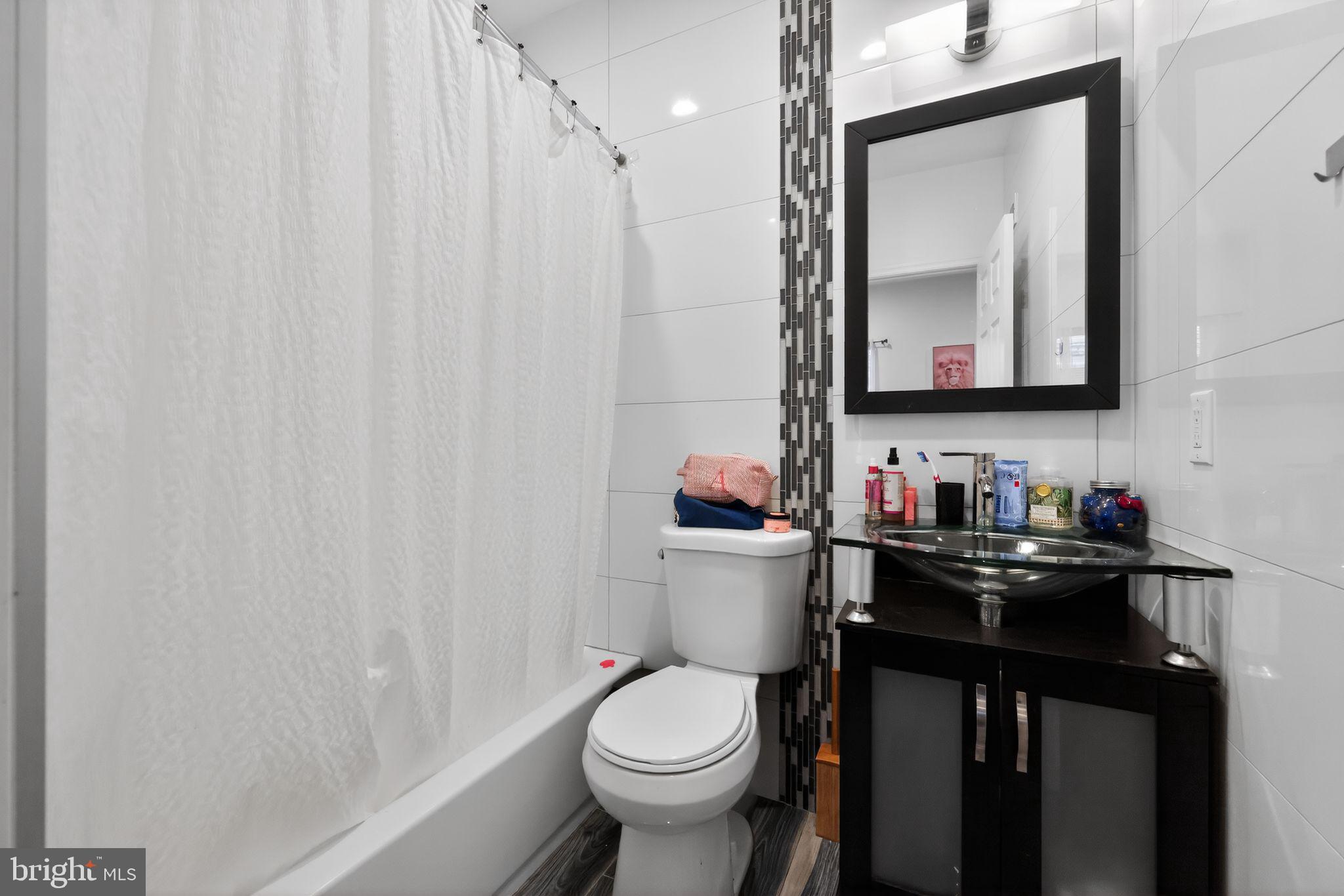 POINT BREEZE - Residential