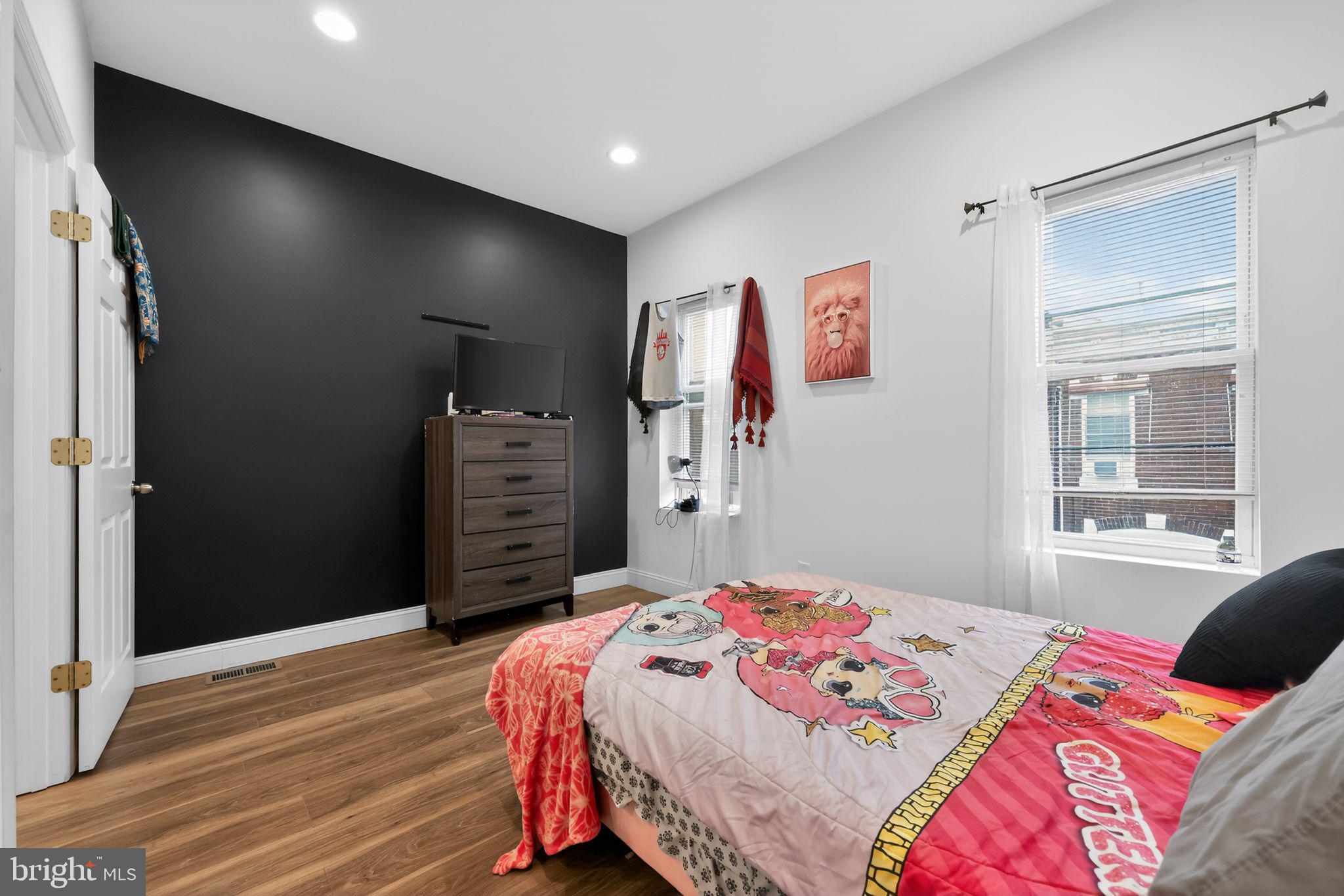 POINT BREEZE - Residential