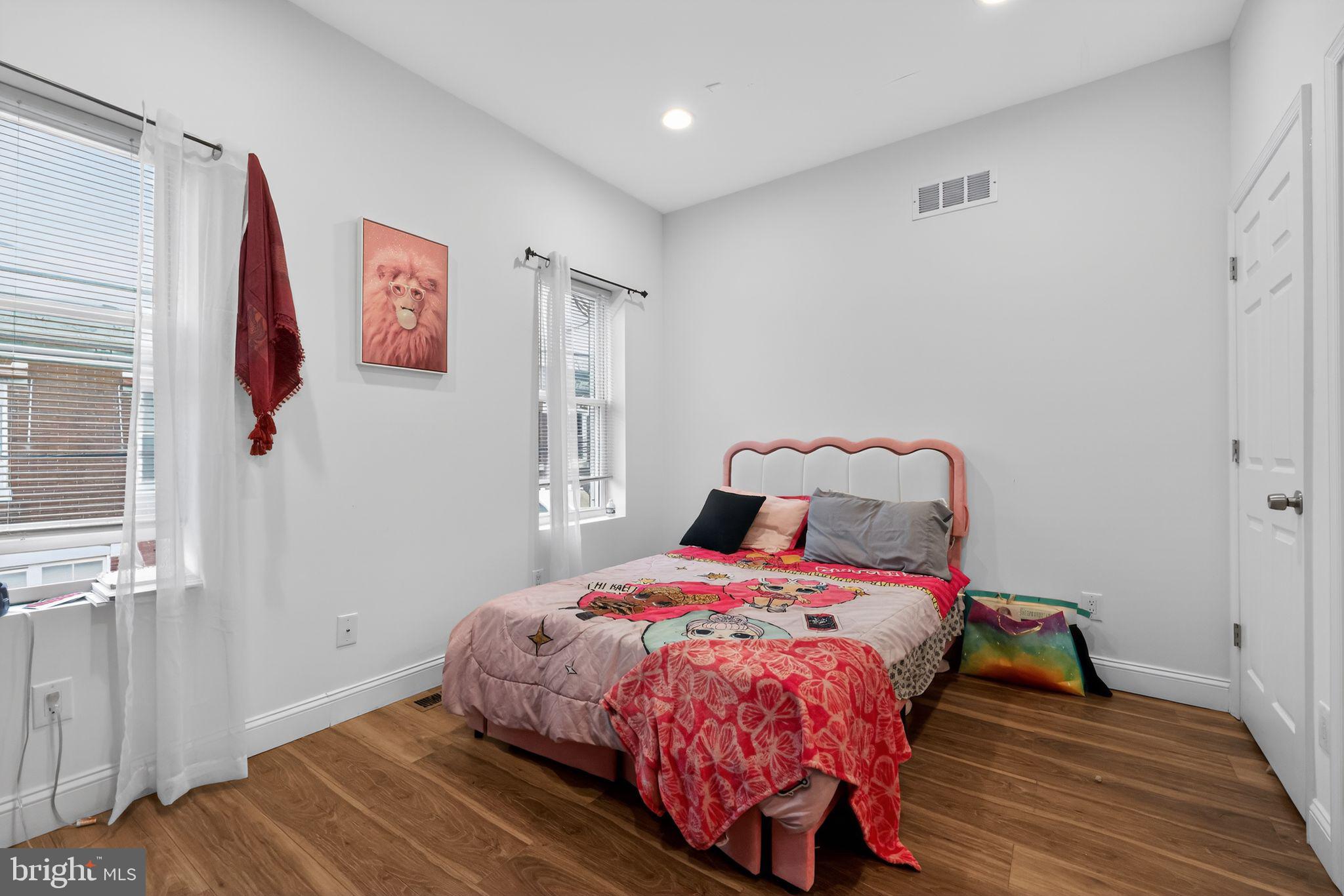 POINT BREEZE - Residential