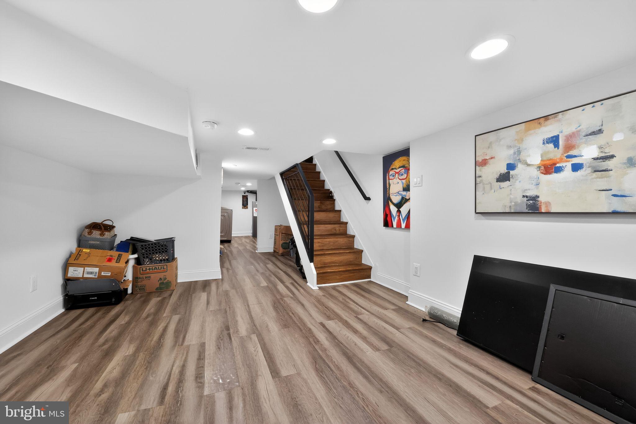 POINT BREEZE - Residential