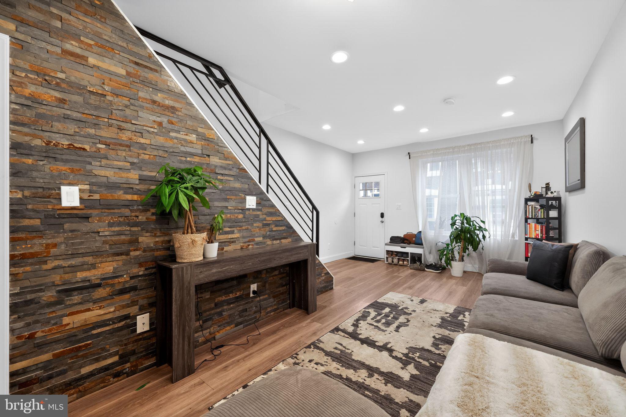 POINT BREEZE - Residential