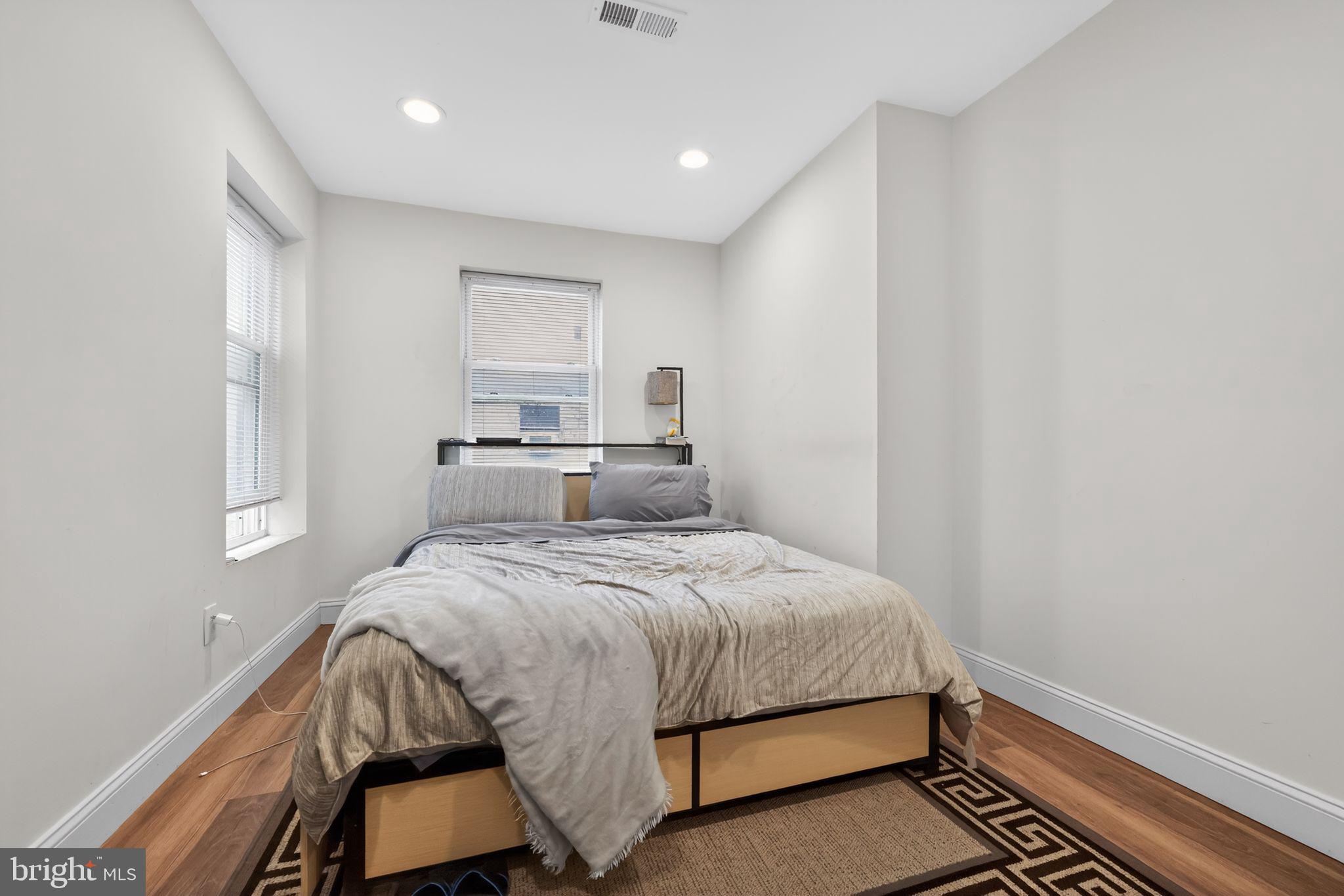 POINT BREEZE - Residential