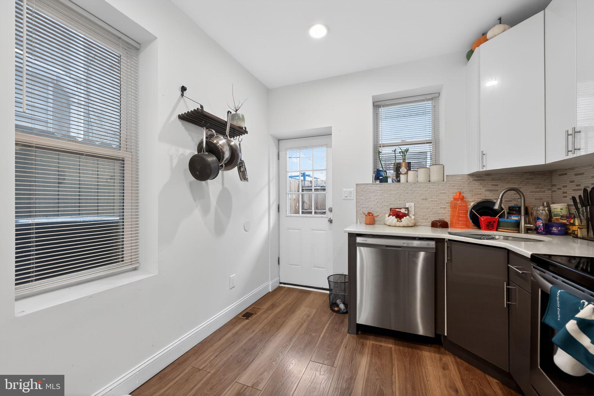 POINT BREEZE - Residential