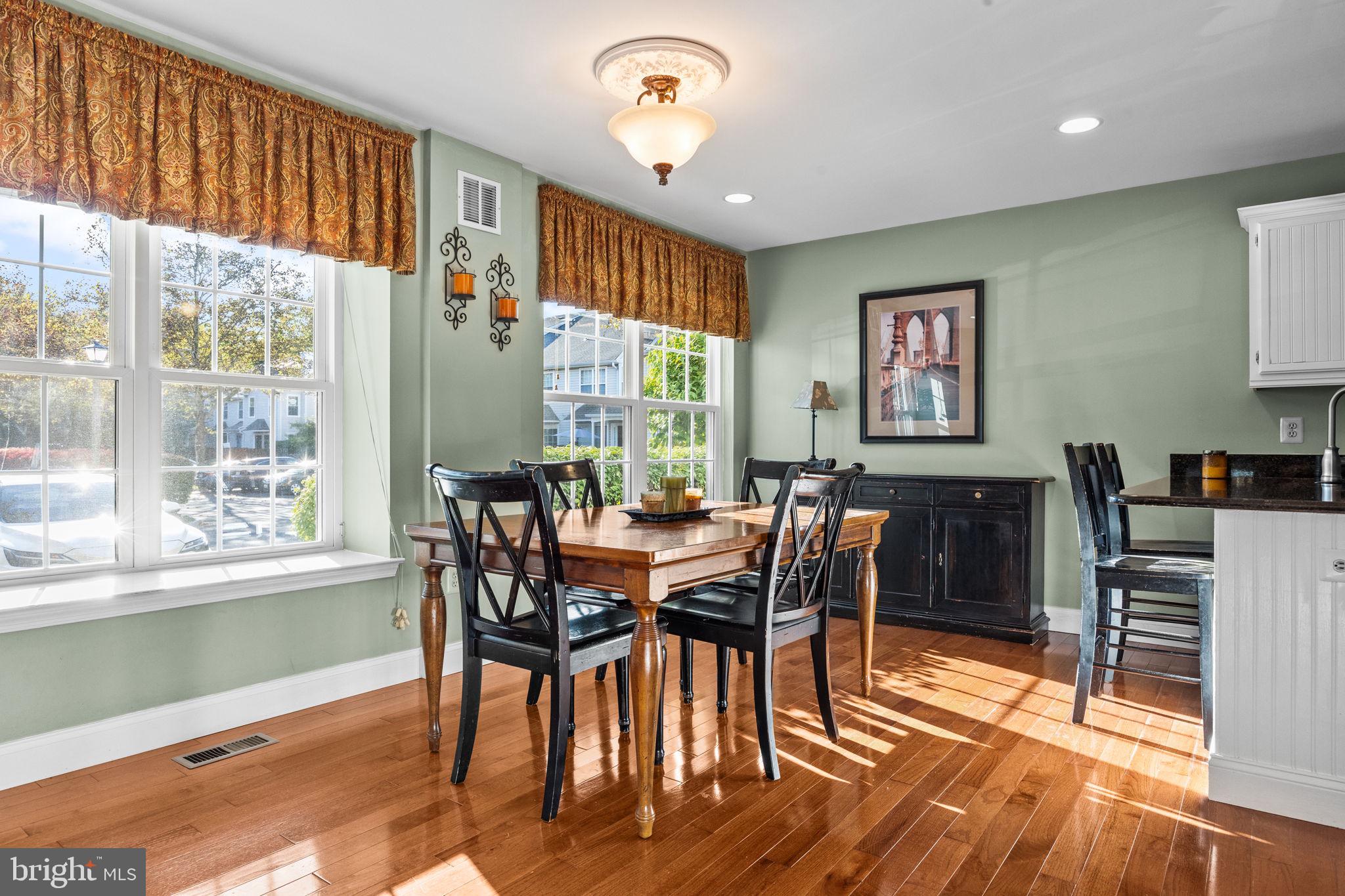 MAKEFIELD GLEN - Residential