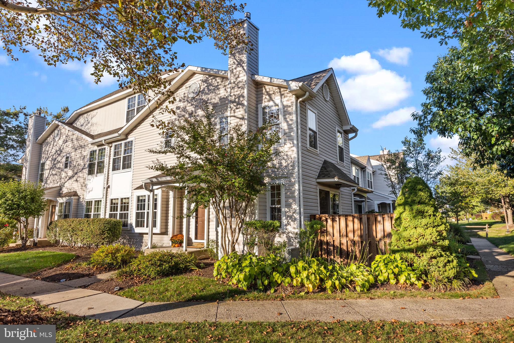 MAKEFIELD GLEN - Residential