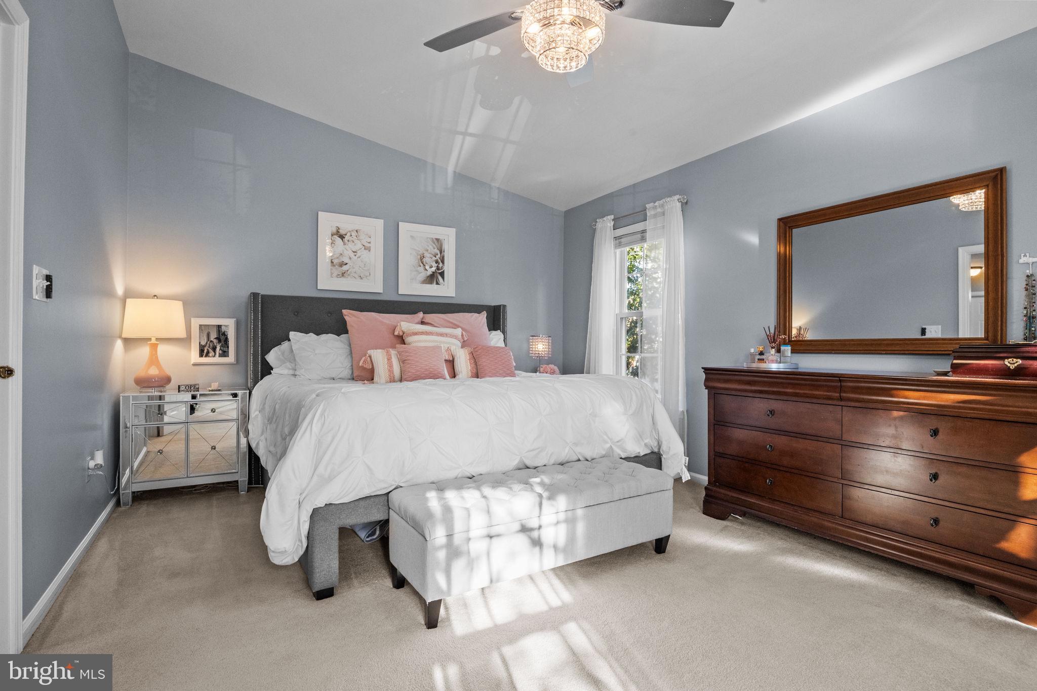 MAKEFIELD GLEN - Residential