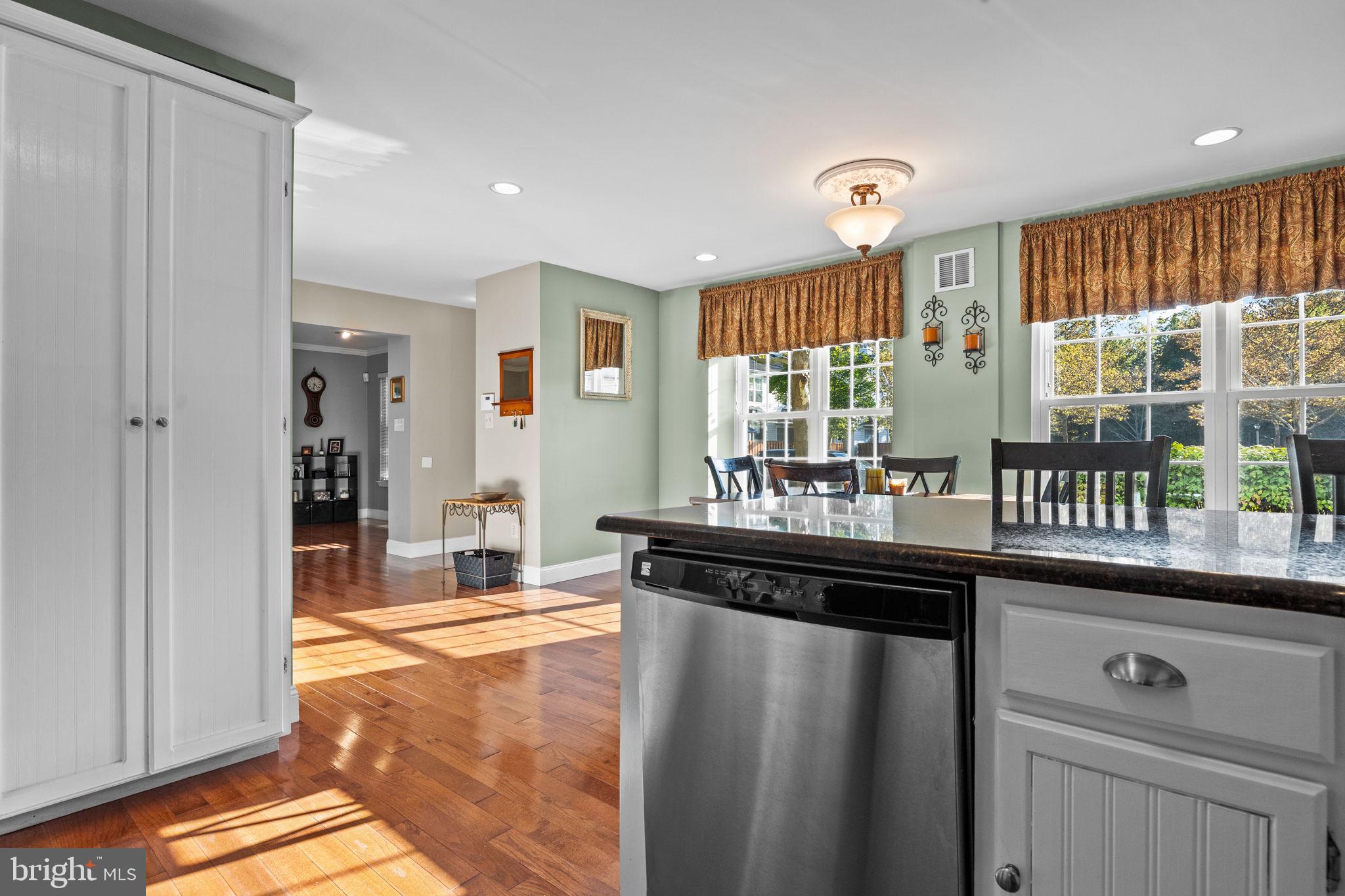 MAKEFIELD GLEN - Residential