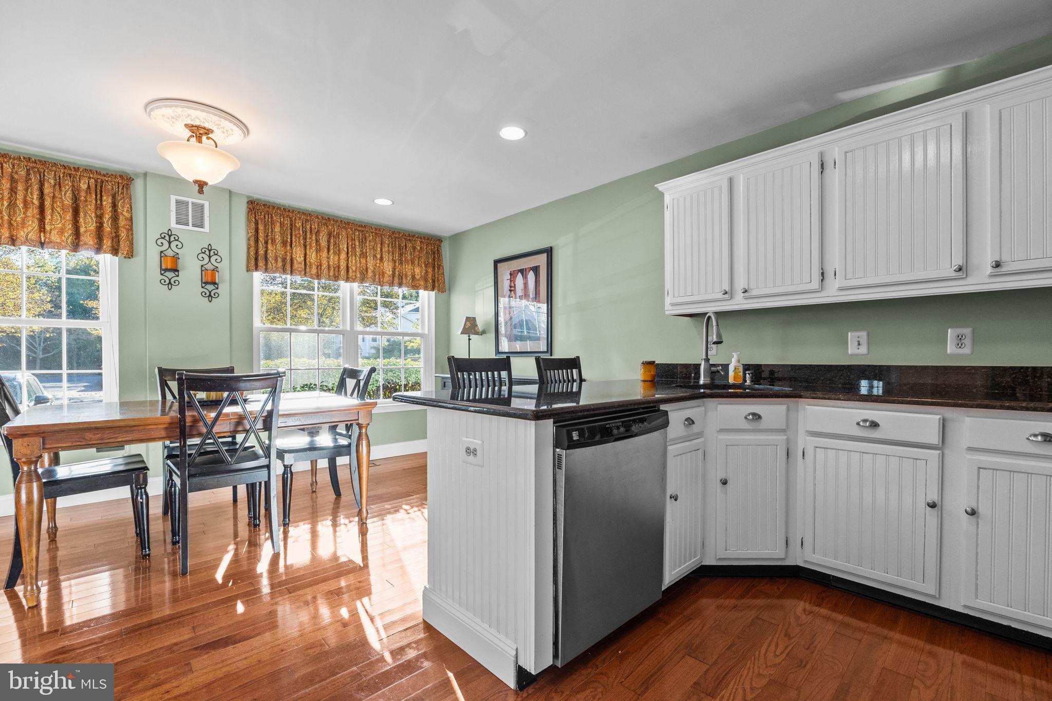 MAKEFIELD GLEN - Residential