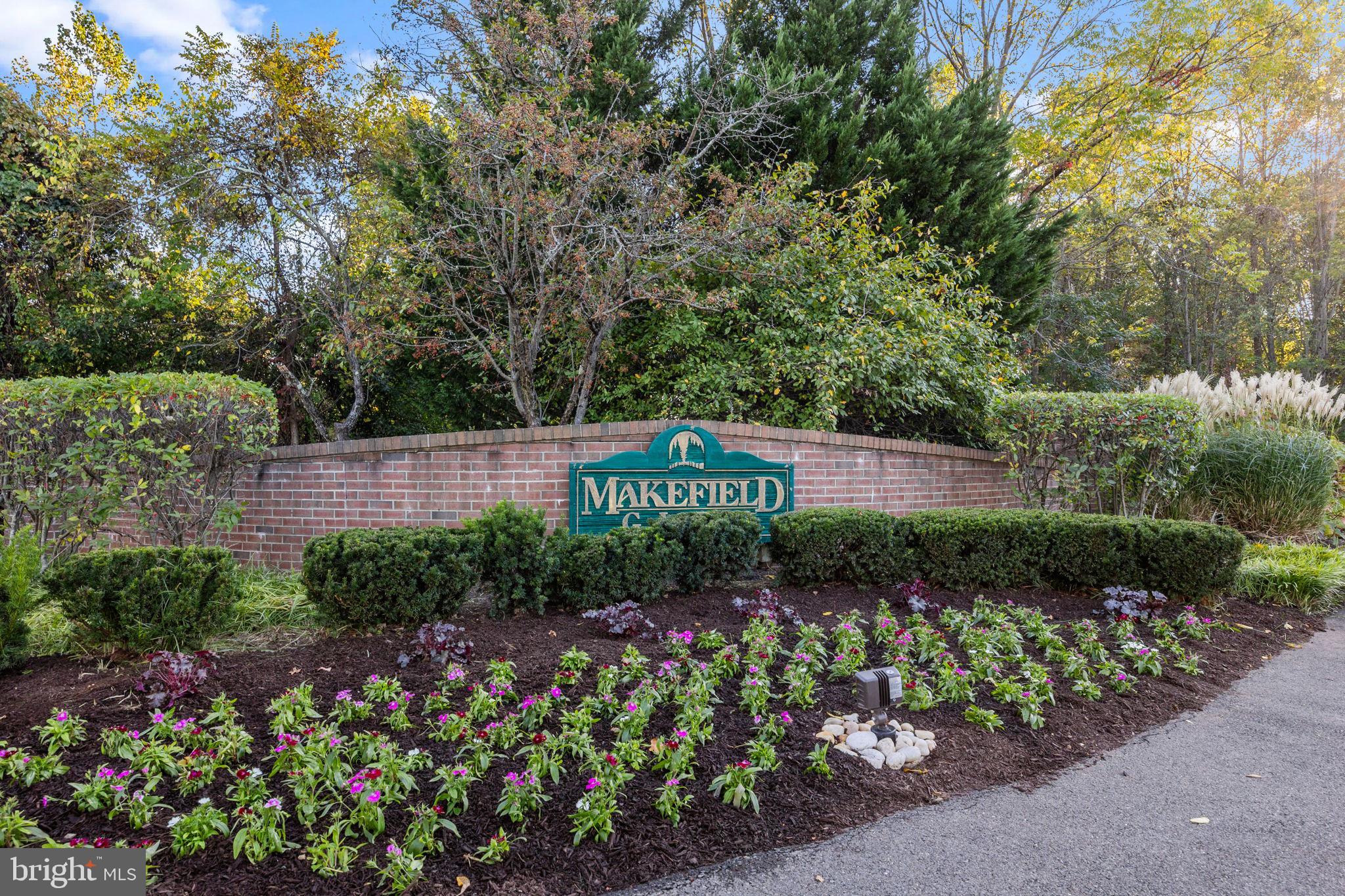 MAKEFIELD GLEN - Residential