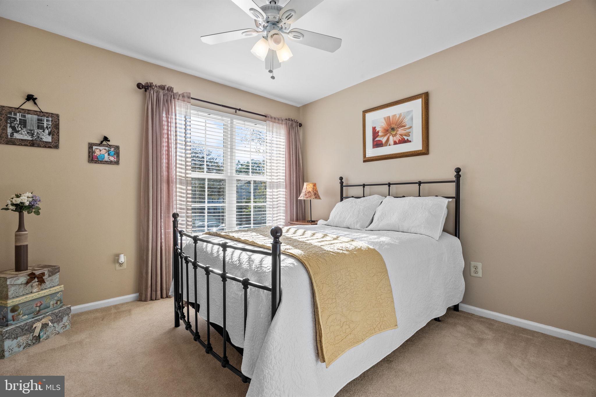 MAKEFIELD GLEN - Residential