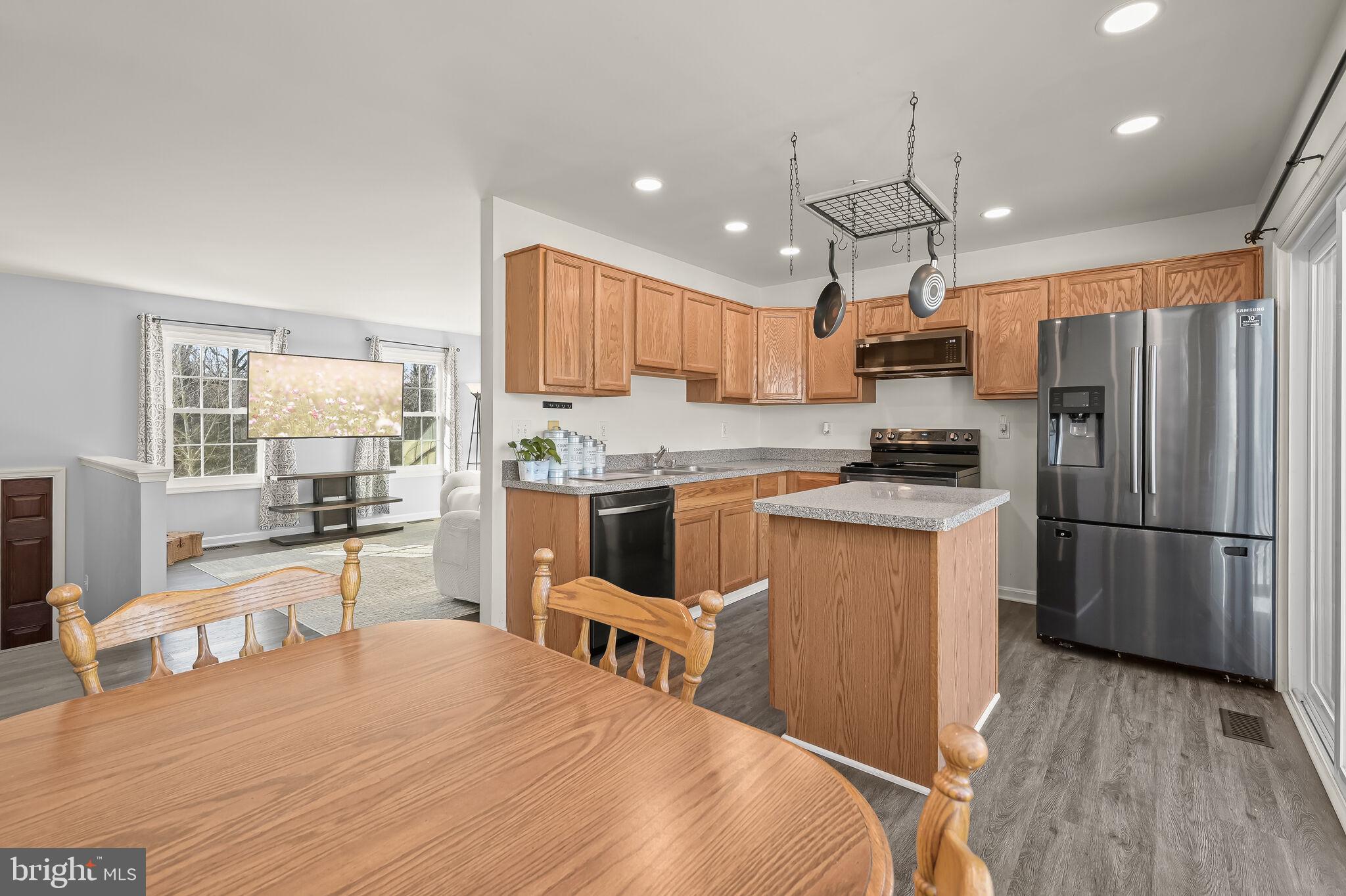 MEADOWBROOK - Residential