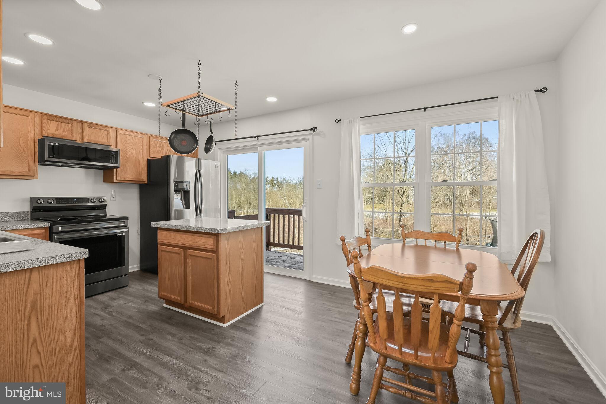 MEADOWBROOK - Residential