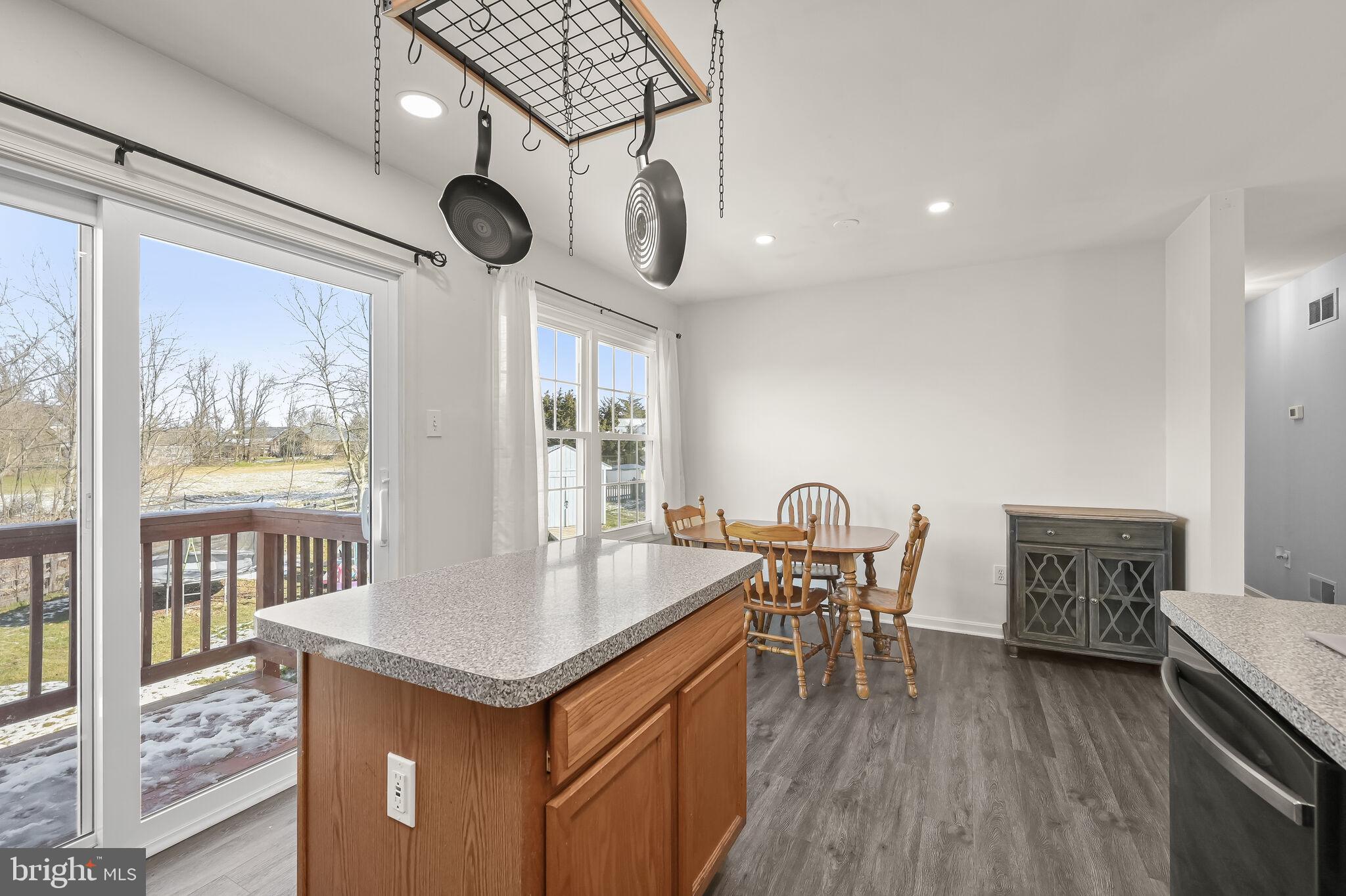 MEADOWBROOK - Residential