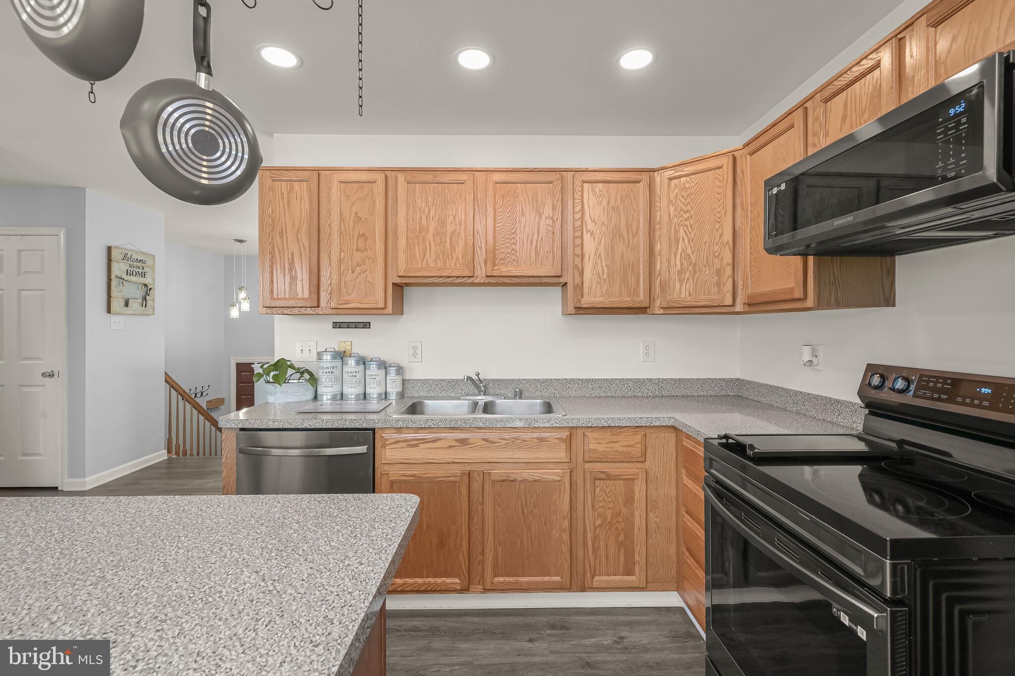 MEADOWBROOK - Residential