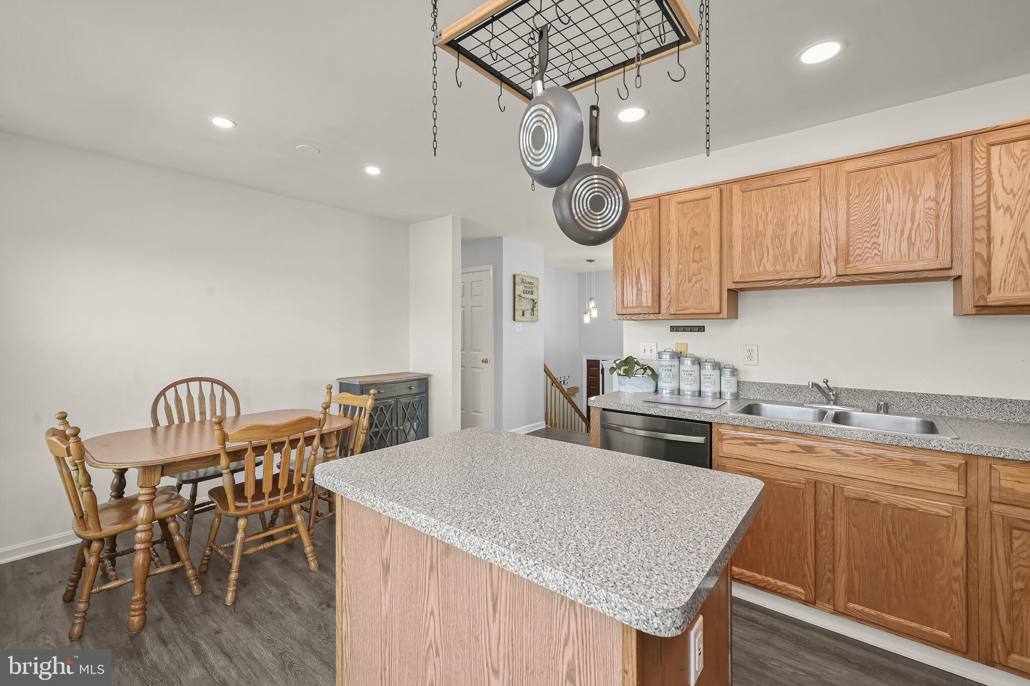 MEADOWBROOK - Residential