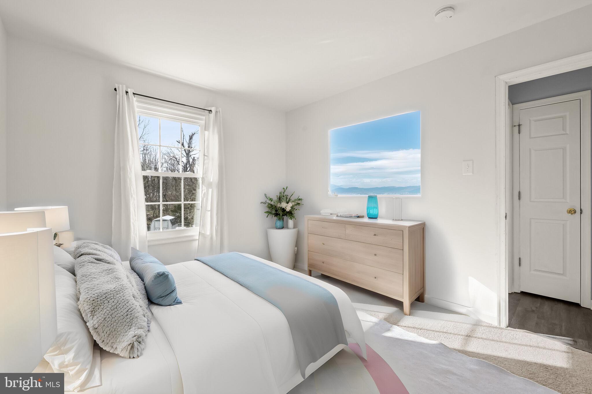 MEADOWBROOK - Residential