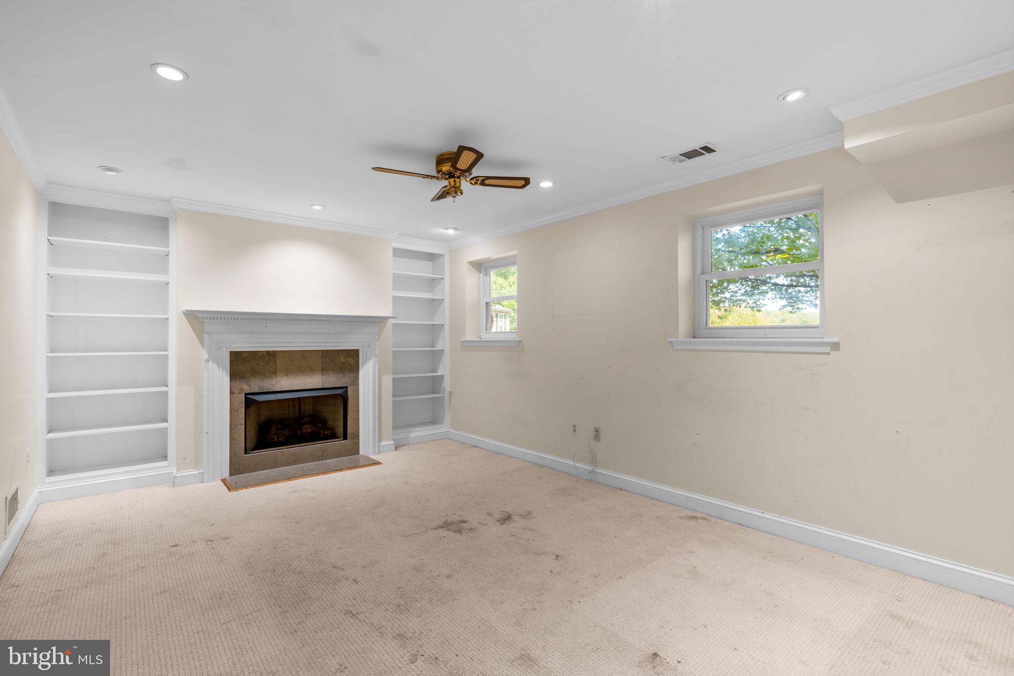 GREENHILLS - Residential