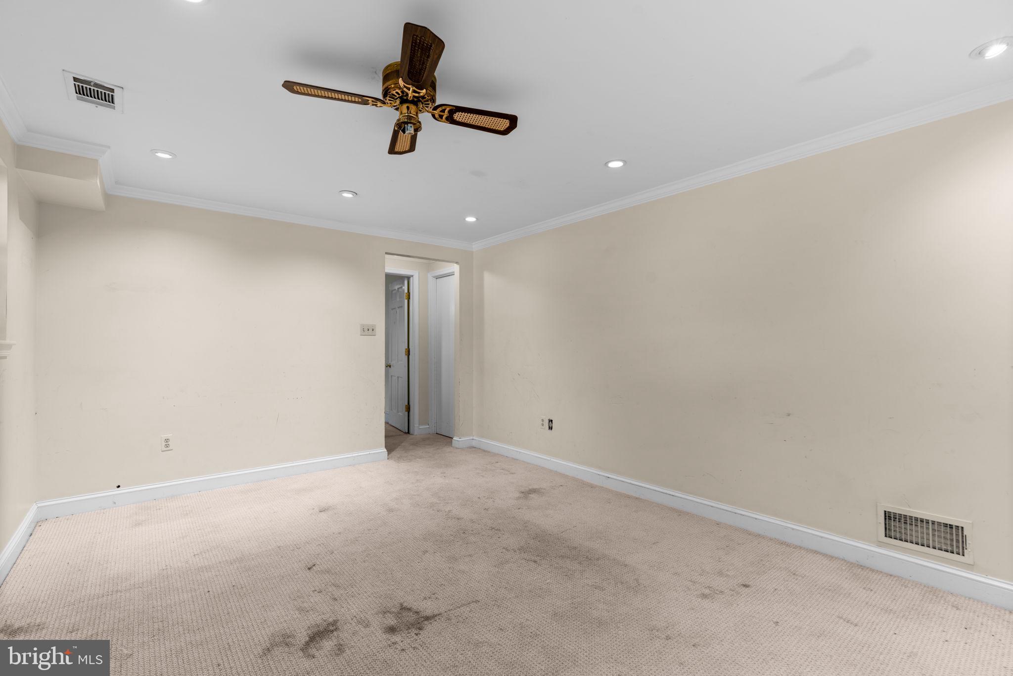 GREENHILLS - Residential