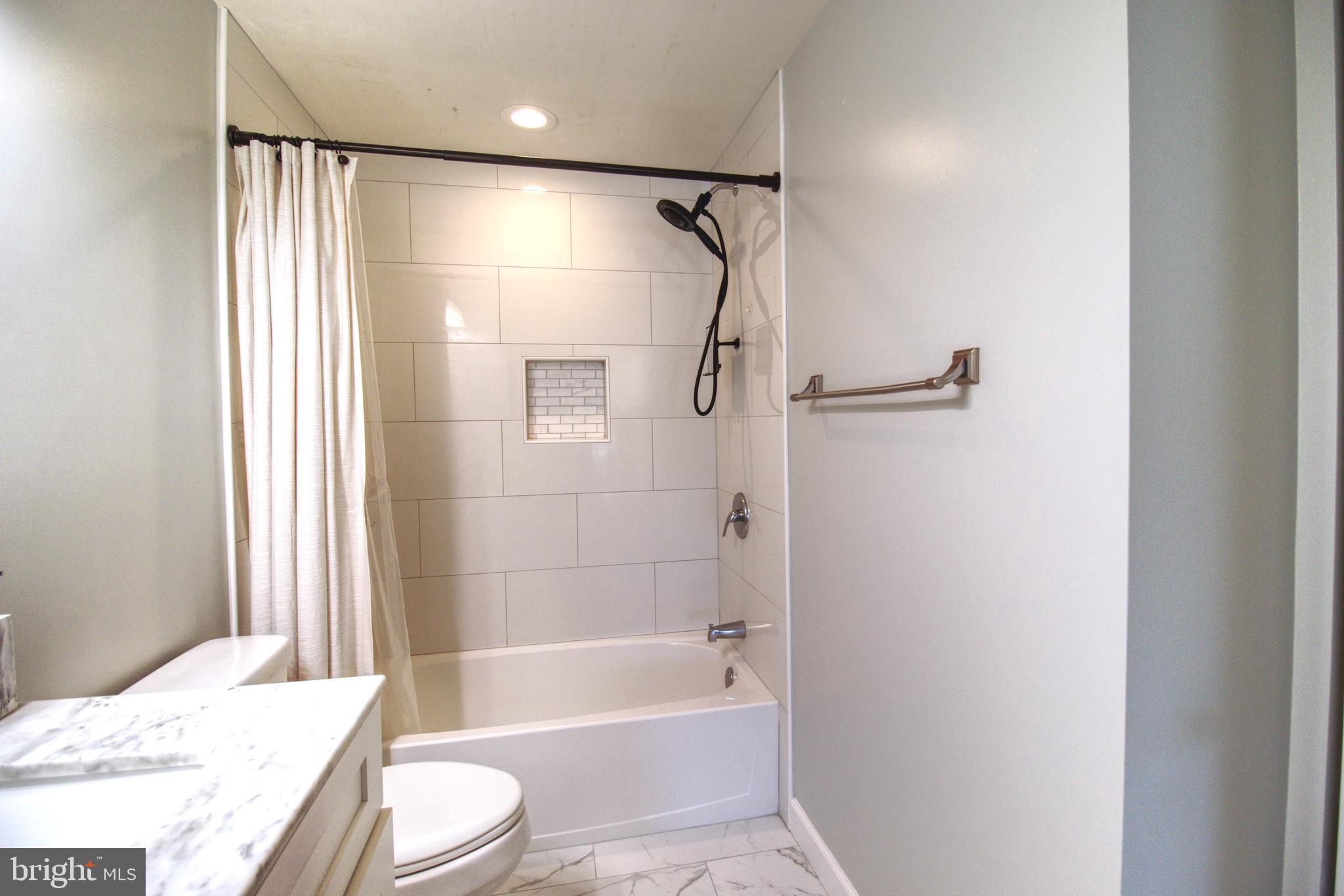 DIGGS CIRCLE - Residential