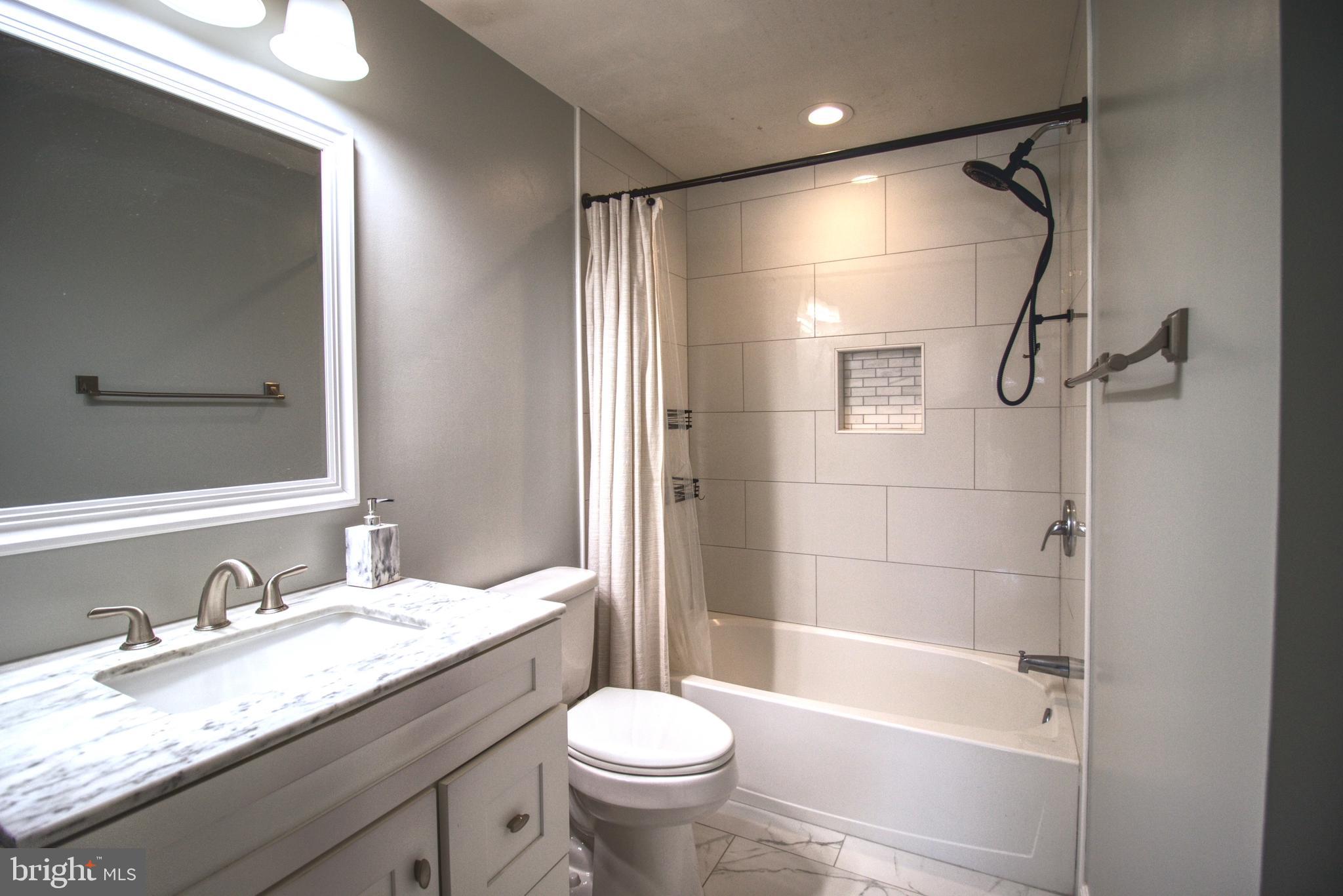 DIGGS CIRCLE - Residential