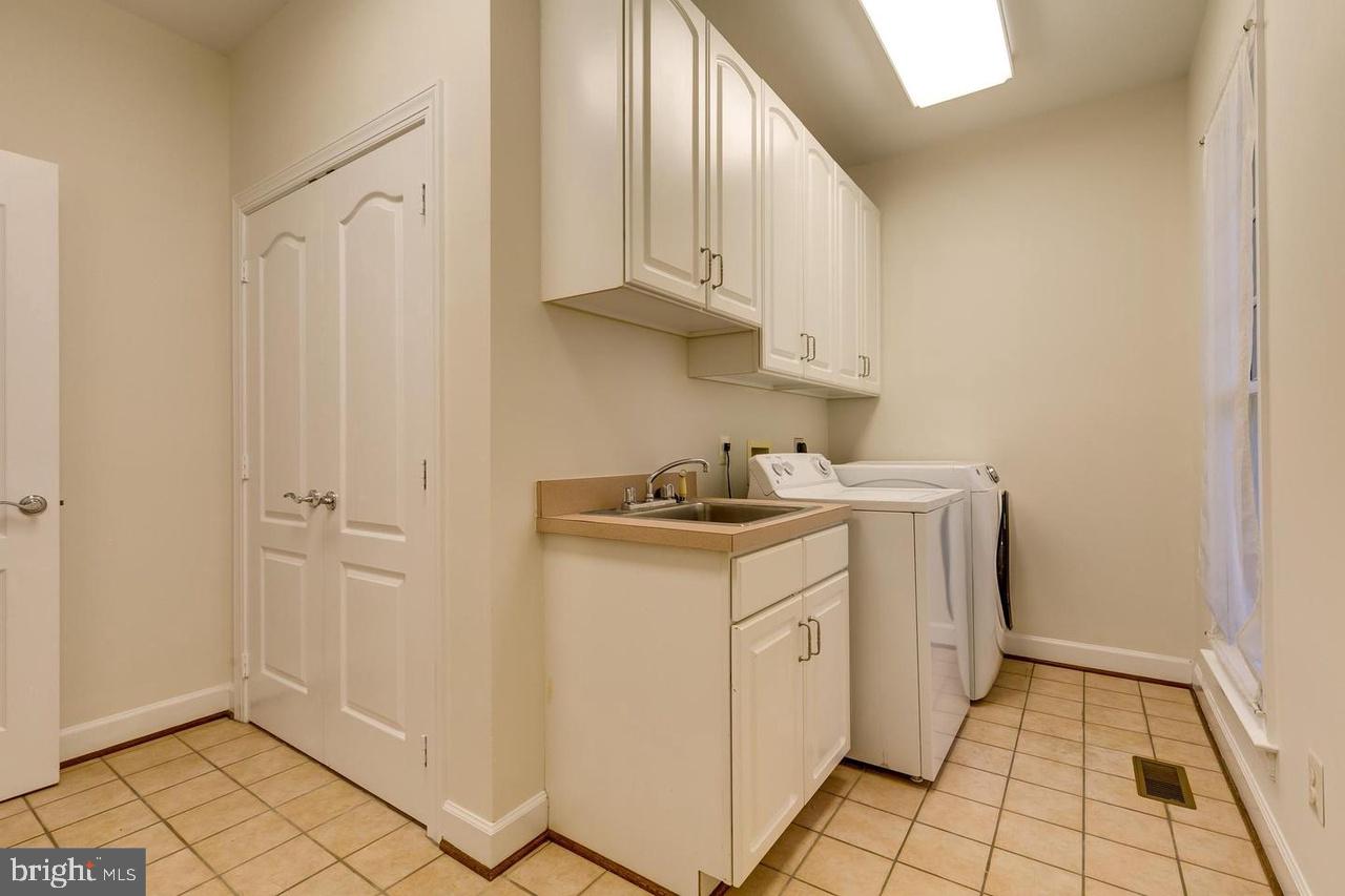 CARRINGTON - Residential Lease