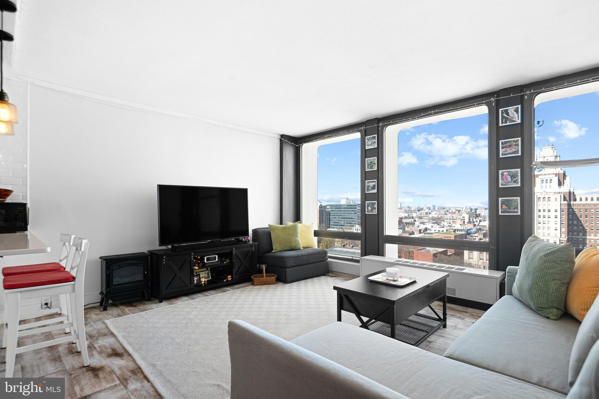 SOCIETY HILL - Residential