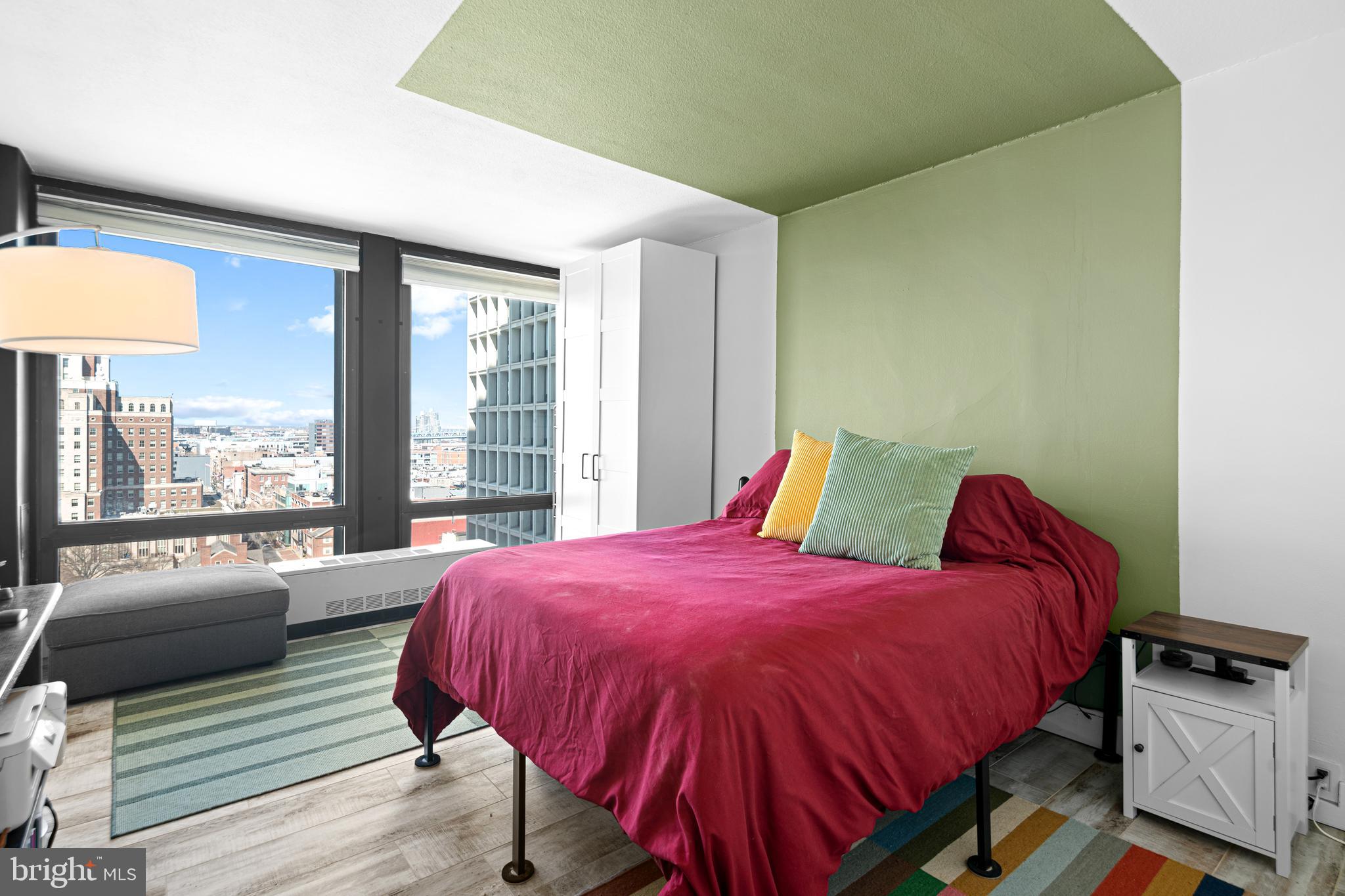 SOCIETY HILL - Residential