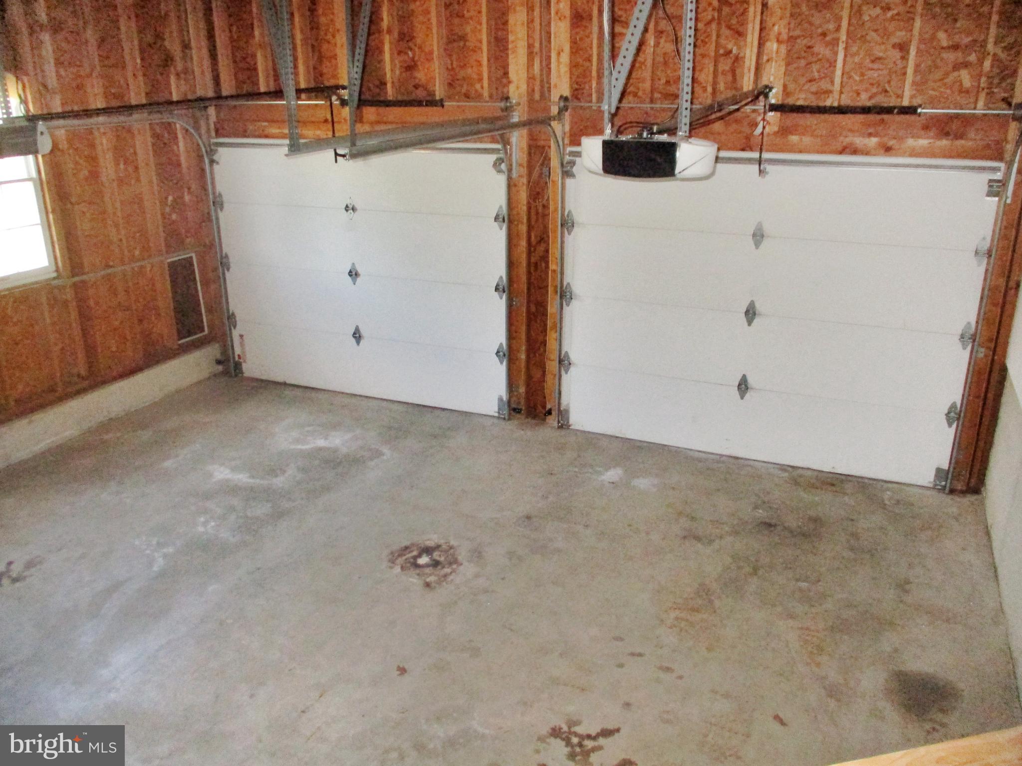 LAKE WYNONAH - Residential