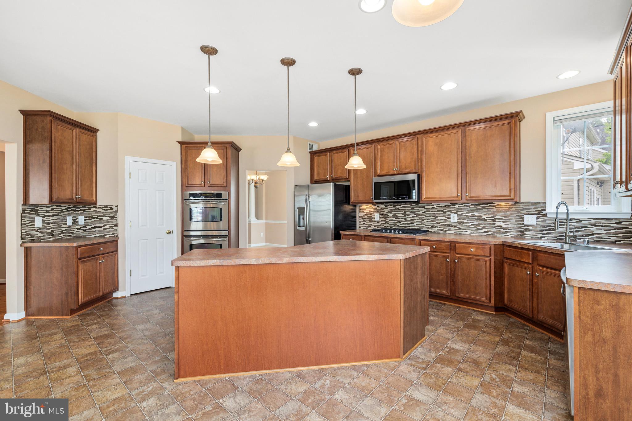 MEADOWS AT MORRIS FARM - Residential Lease