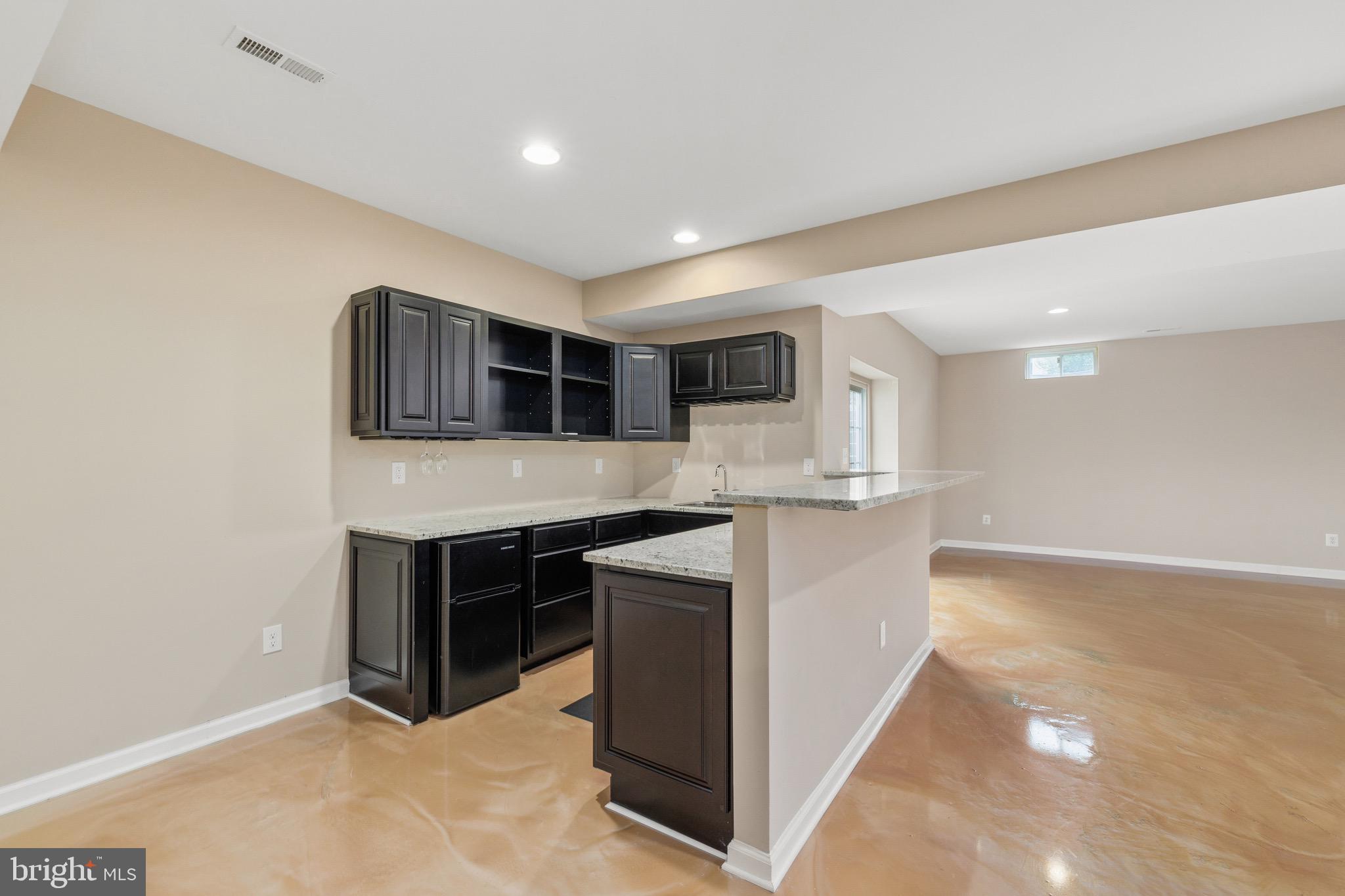 MEADOWS AT MORRIS FARM - Residential Lease