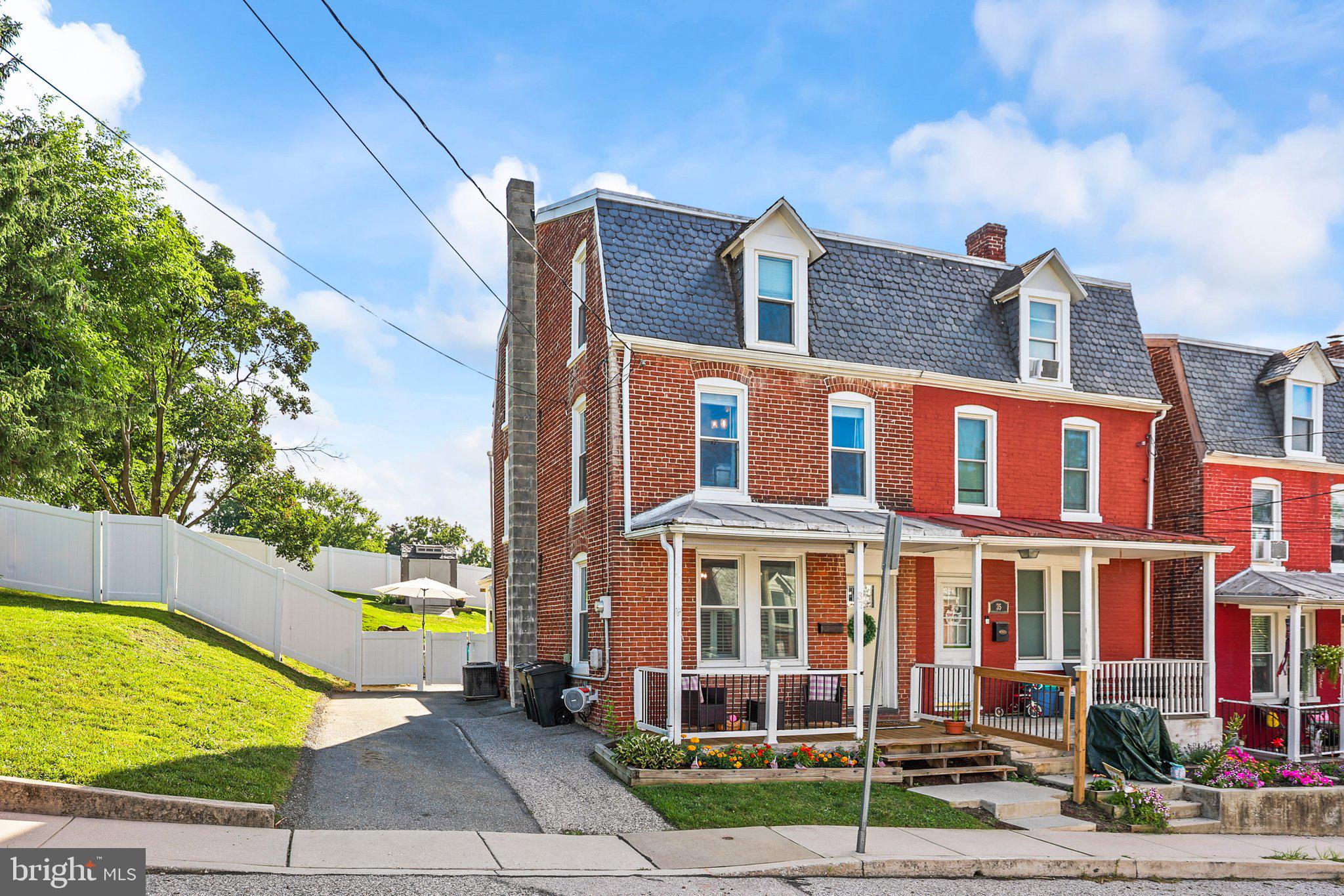 37 N LEE STREET