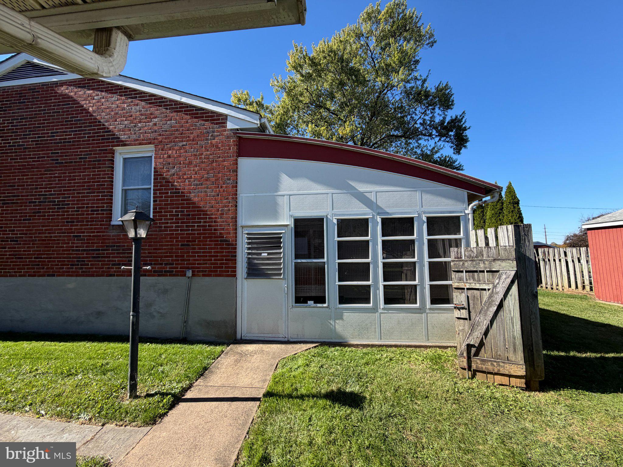12 JEFFERSON AVENUE B